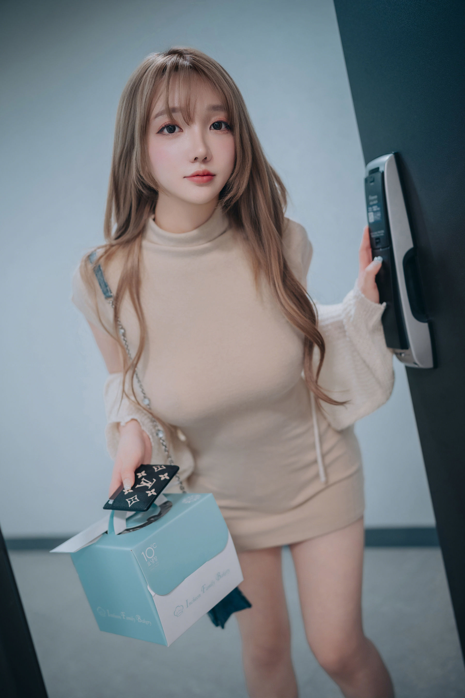 [DJAWA] Son Ye Eun - Happy Solo Birthday/(132P)