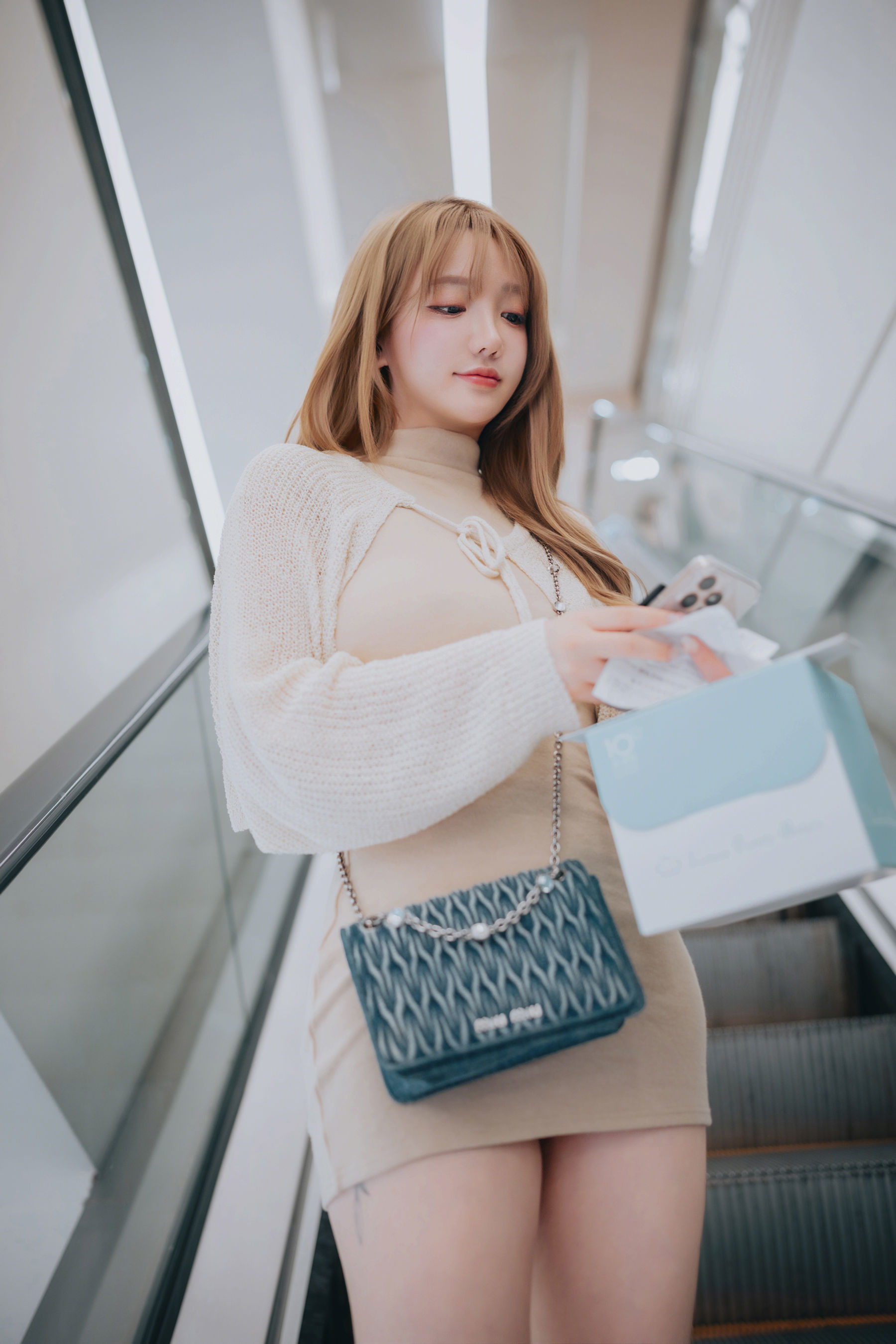 [DJAWA] Son Ye Eun - Happy Solo Birthday/(132P)