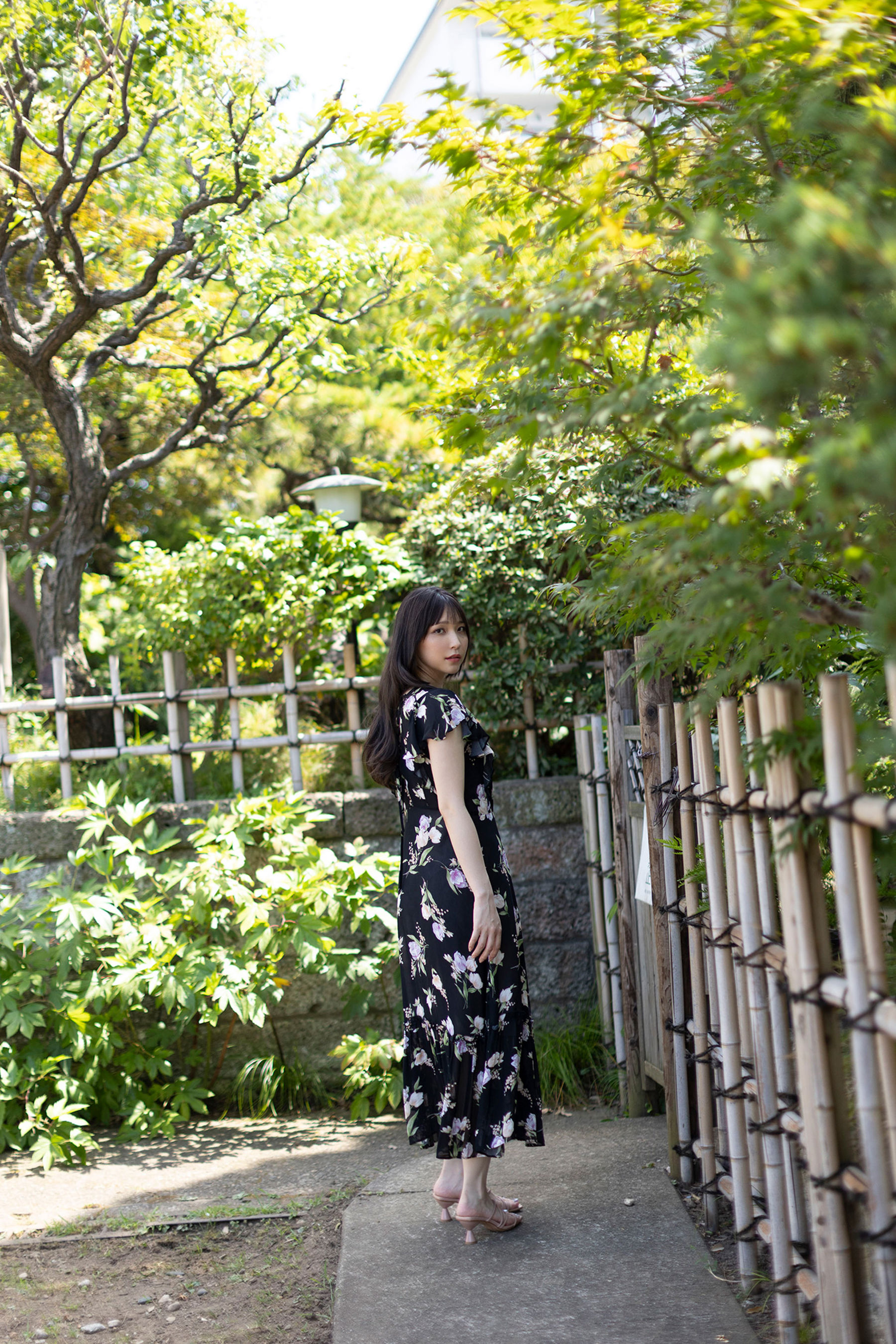 あまつまりな - 湿った夏の艶めき/(97P)