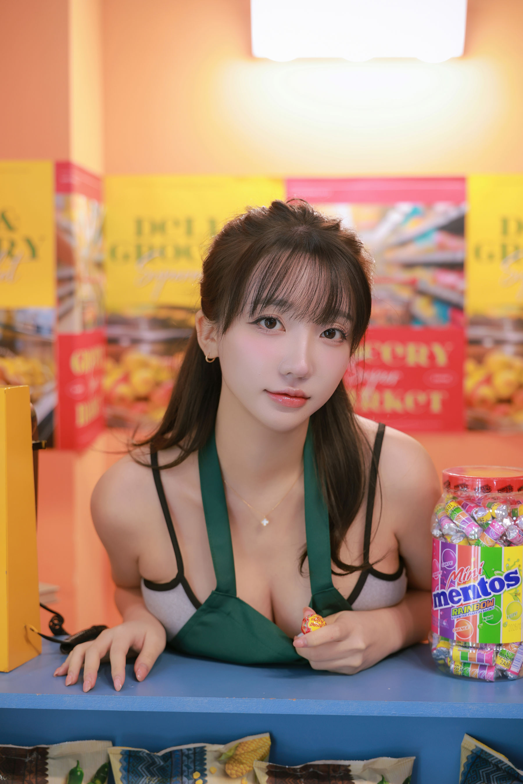 Son Ye Eun - Night Shift/(64P)