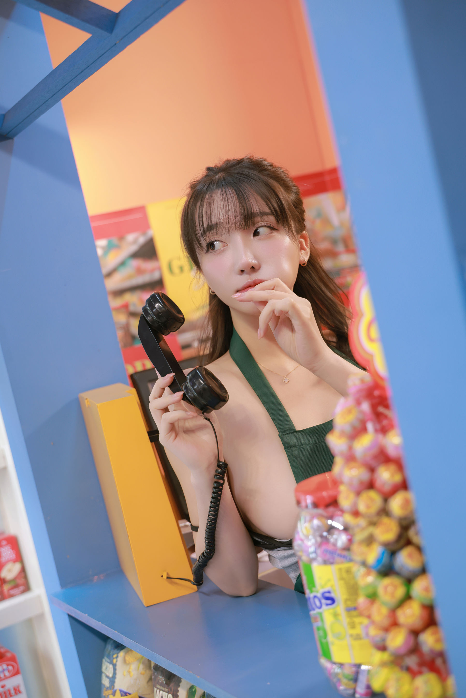 Son Ye Eun - Night Shift/(64P)