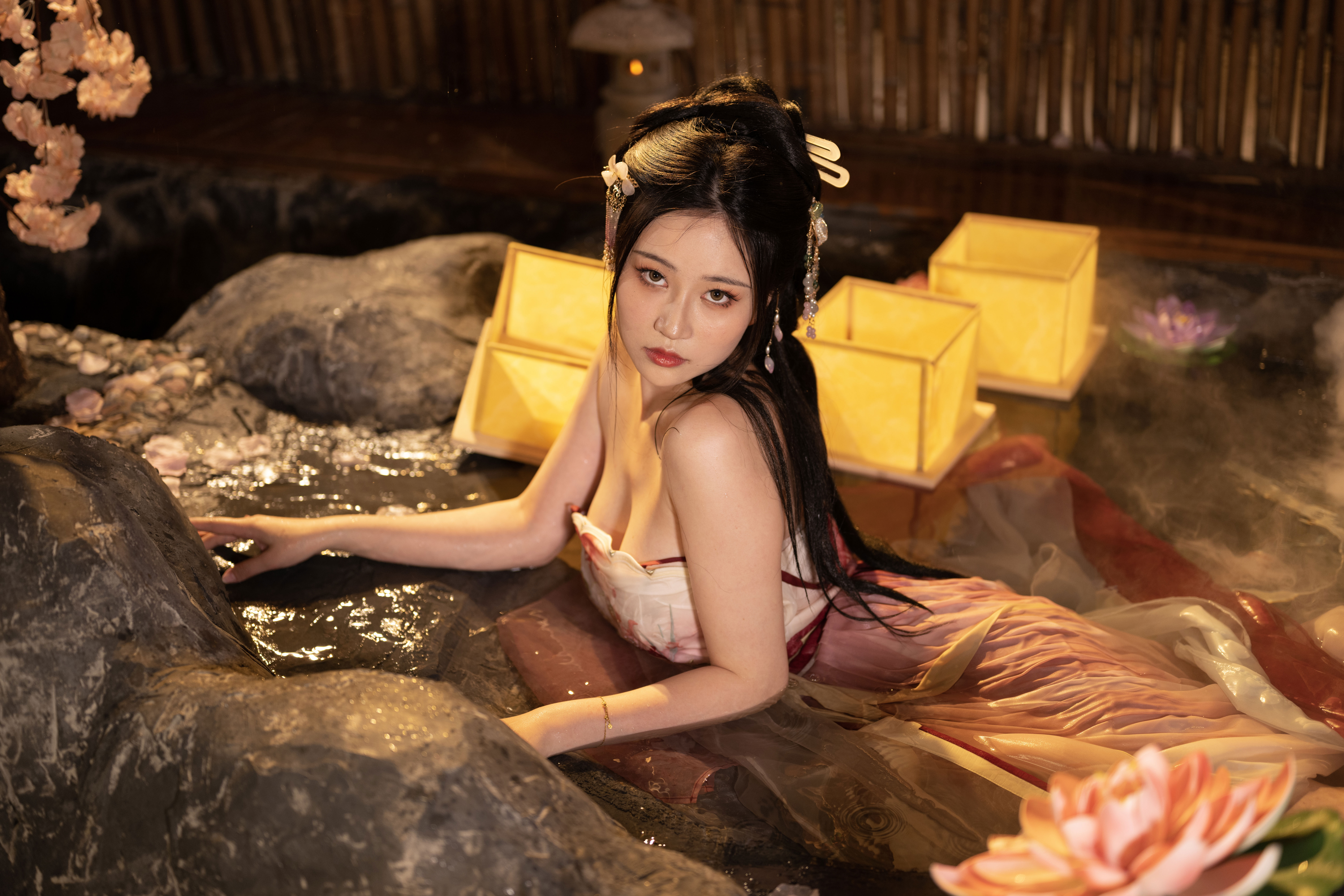 Nnian - 无修原片 出水芙蓉/(333P)