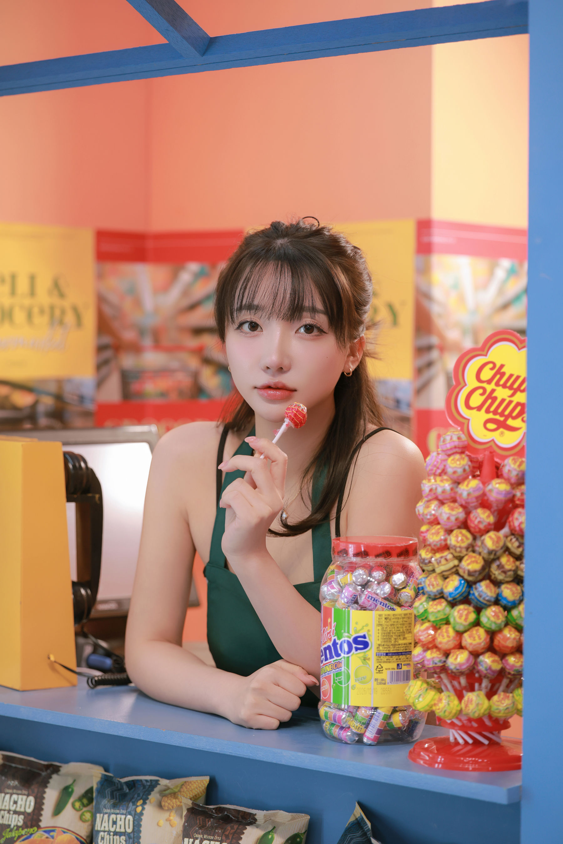 Son Ye Eun - Night Shift/(64P)