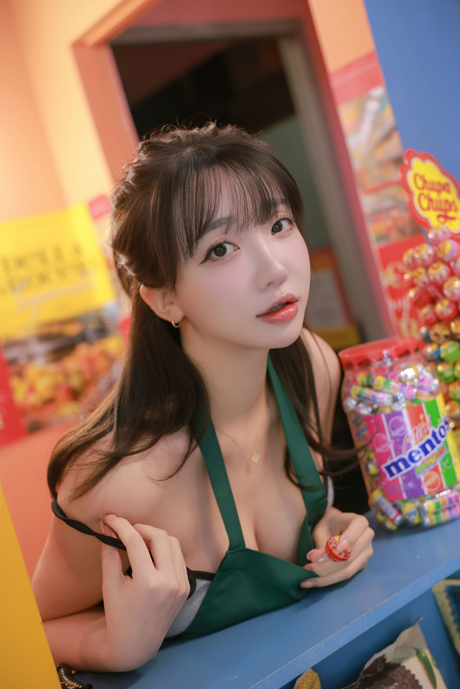 Son Ye Eun - Night Shift/(64P)