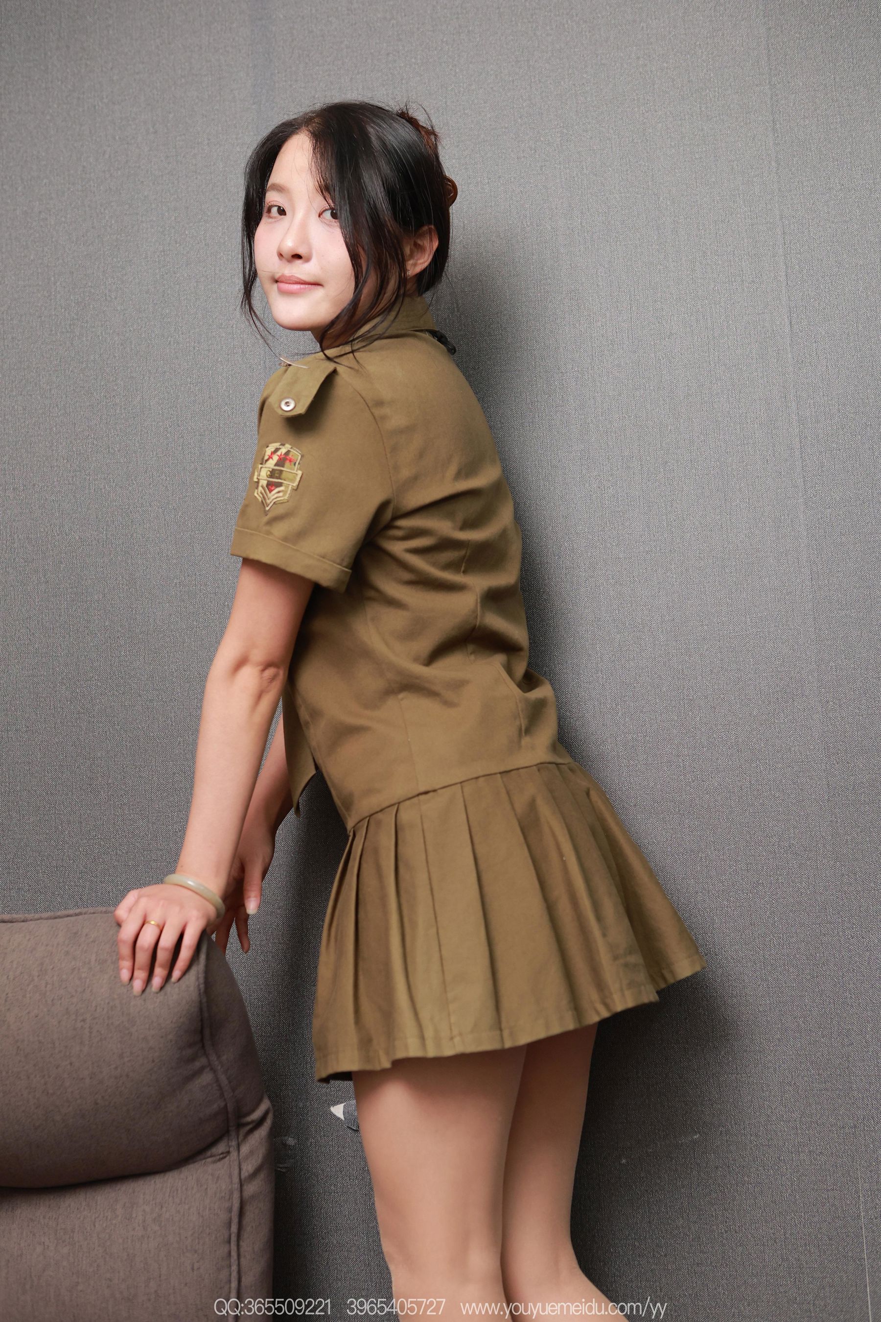 IESS异思趣向 - 模特： 婉萍 《豹纹高跟女警》/(98P)