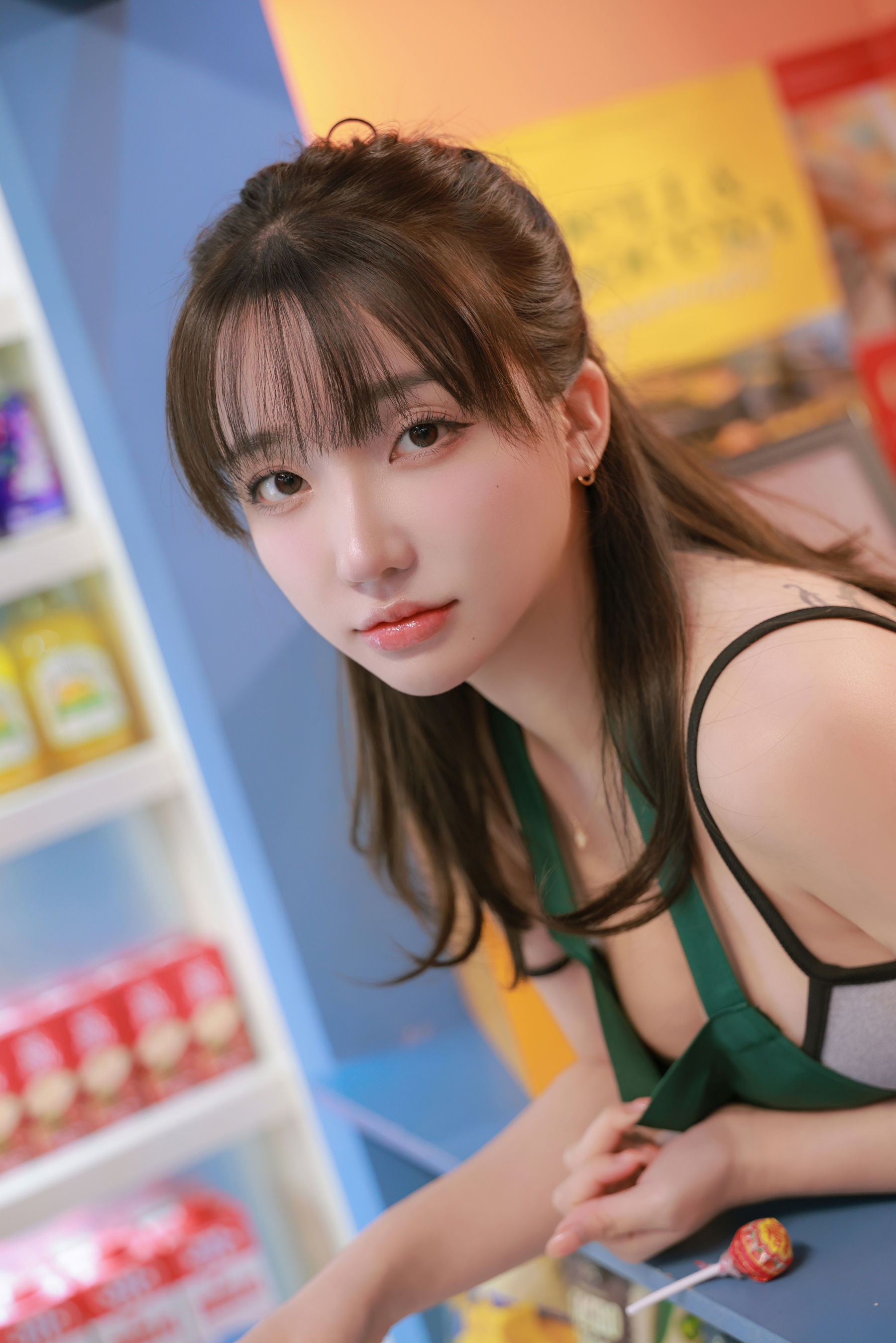 Son Ye Eun - Night Shift/(64P)