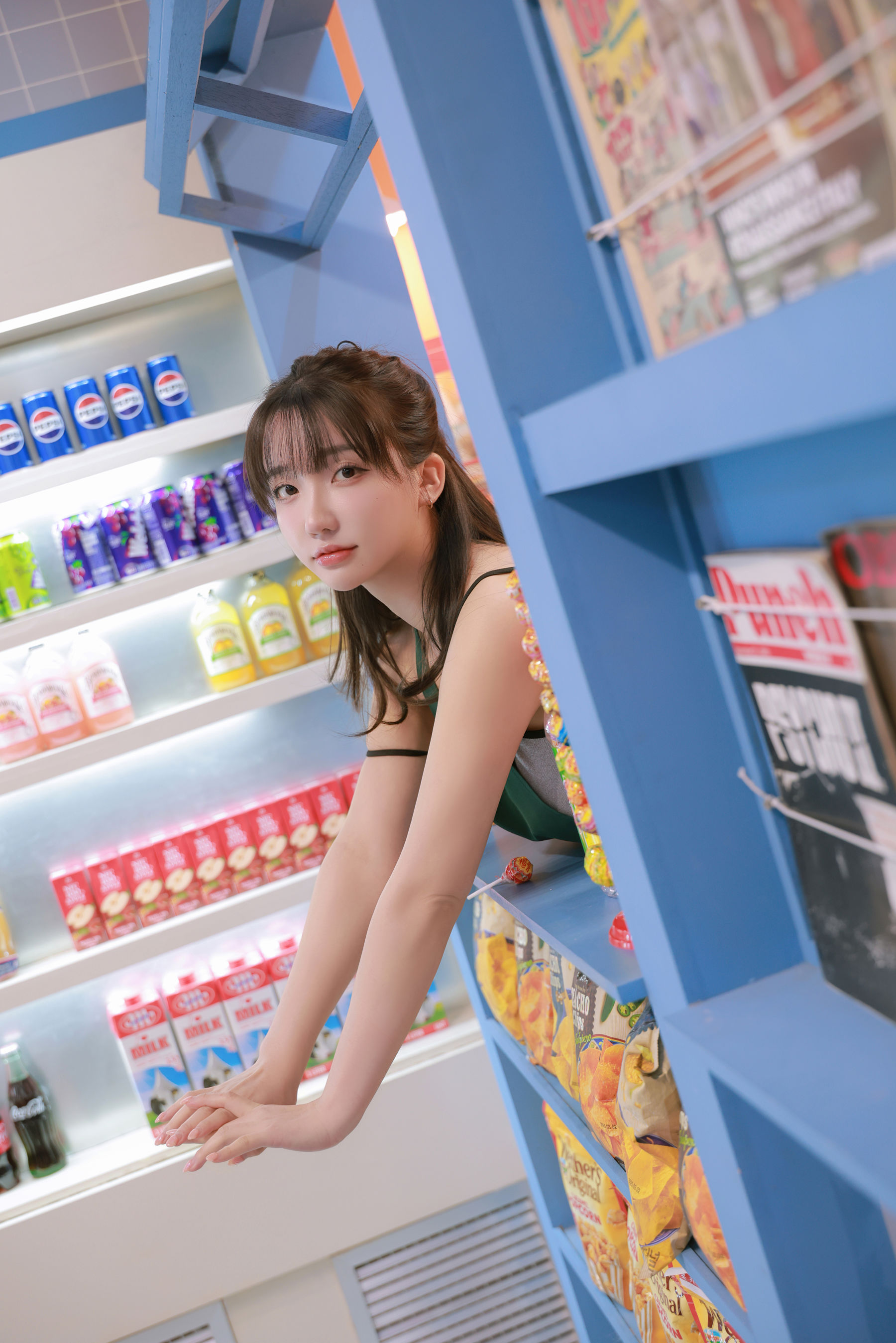 Son Ye Eun - Night Shift/(64P)