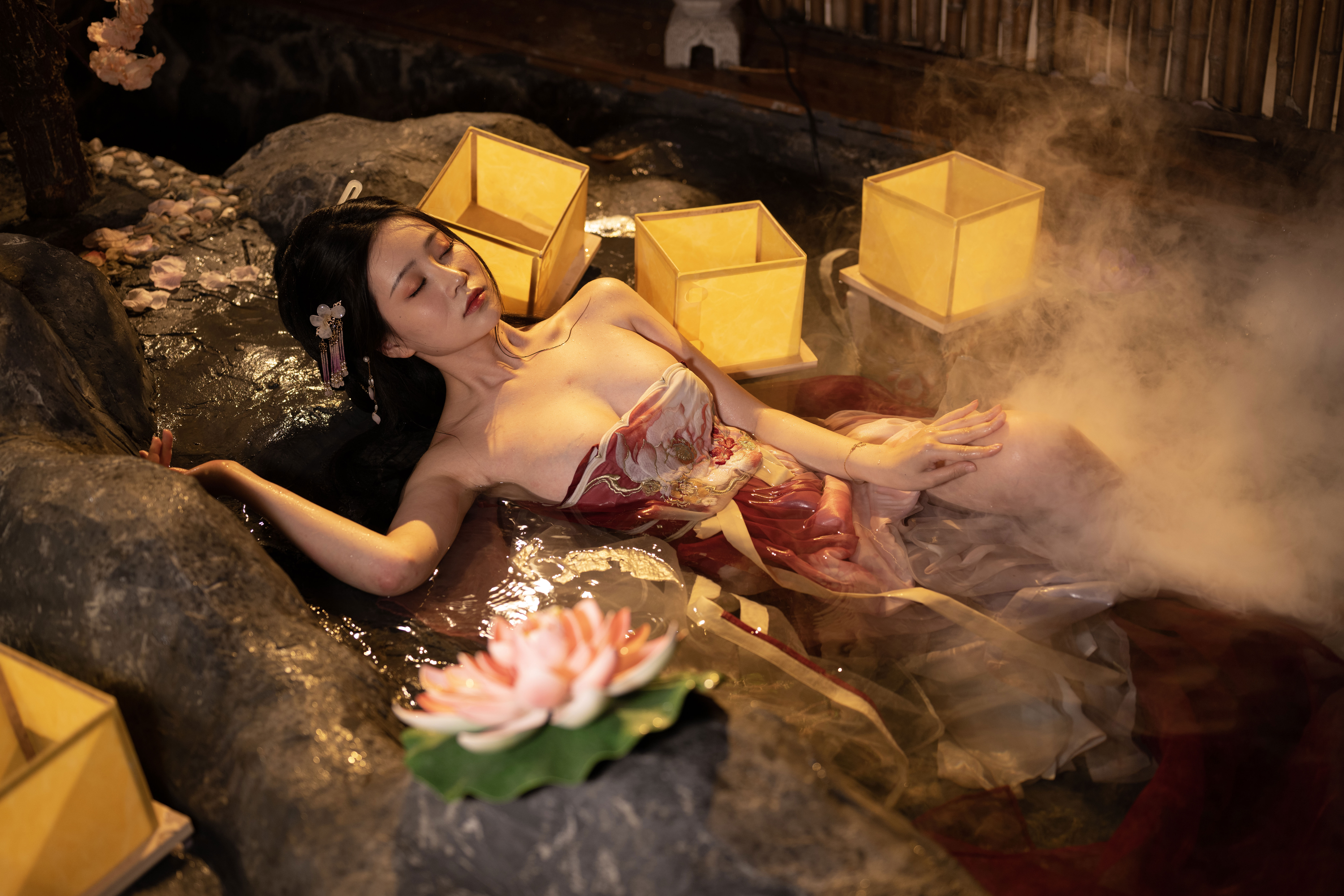 Nnian - 无修原片 出水芙蓉/(333P)