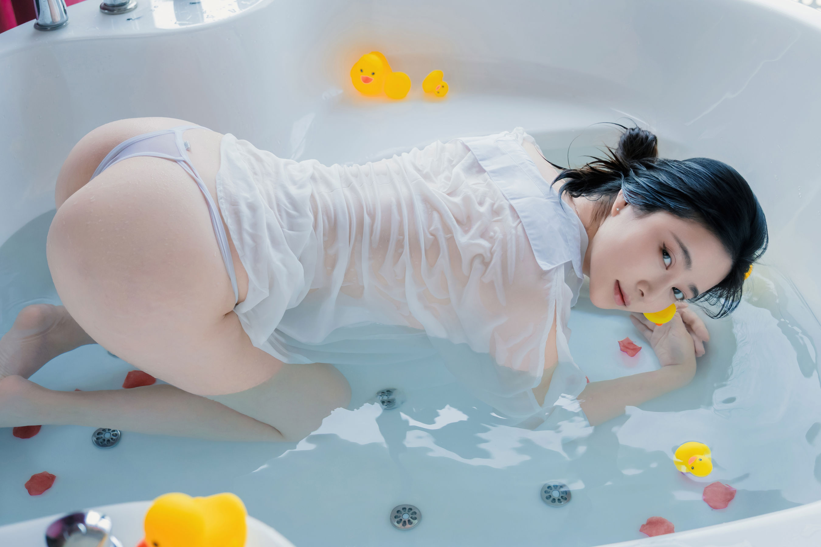 Nnian - 浴女/(23P)