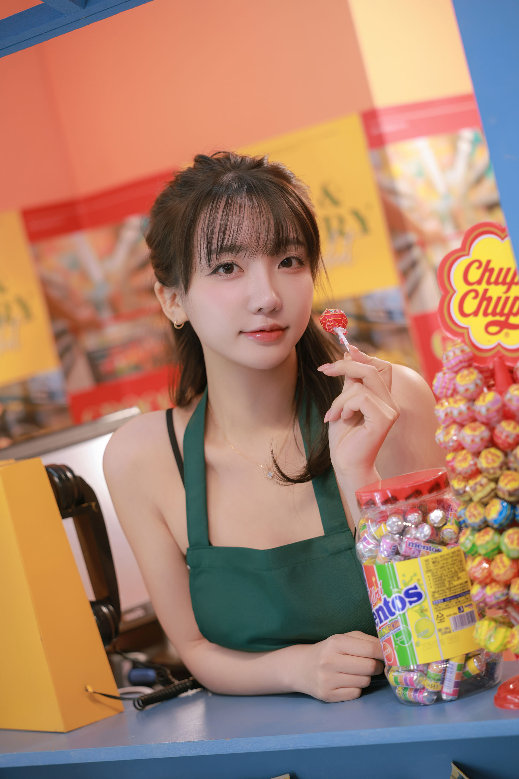 Son Ye Eun - Night Shift/(64P)