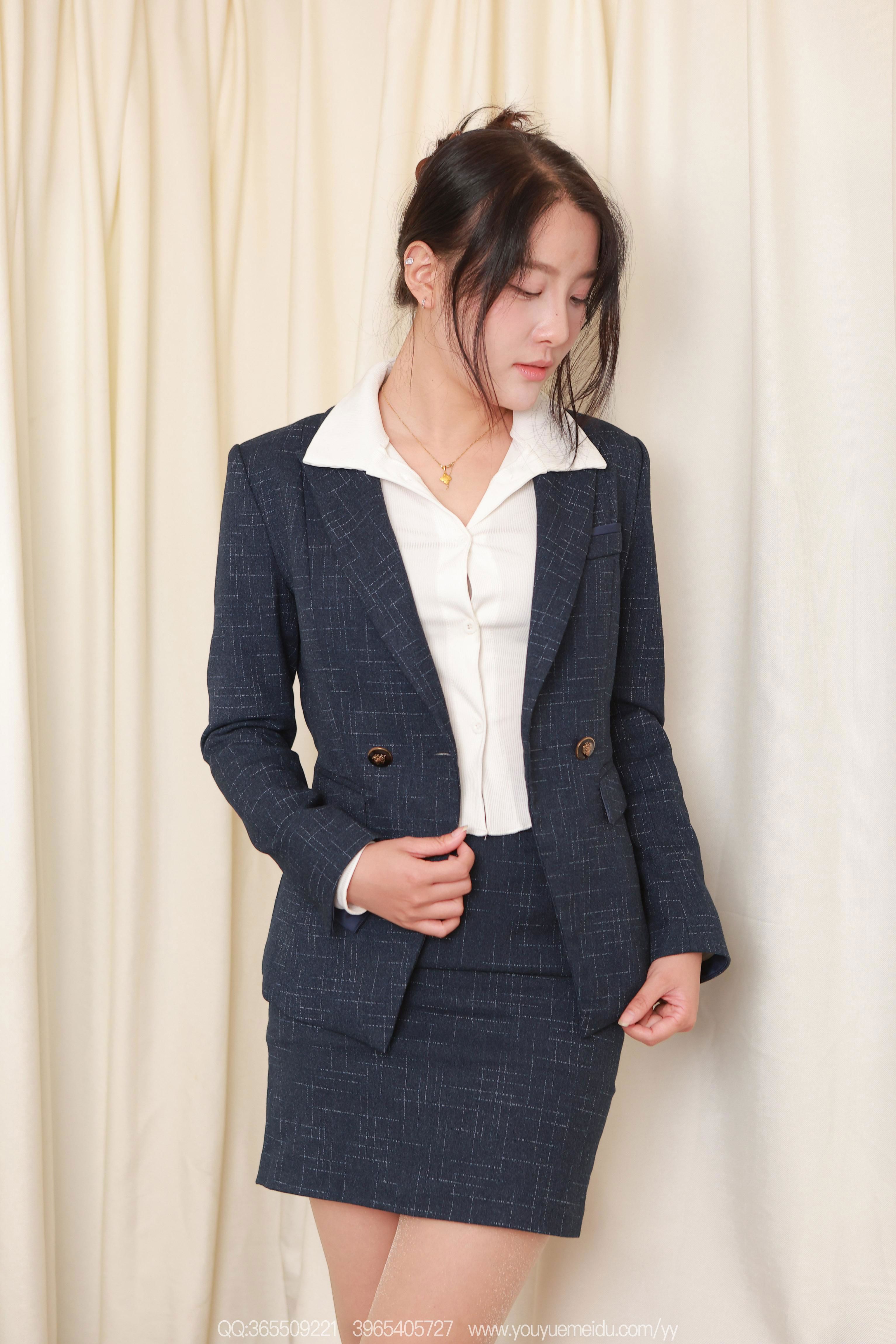 IESS异思趣向 - 模特： 婉萍 《白色高跟鞋（下）》/(99P)