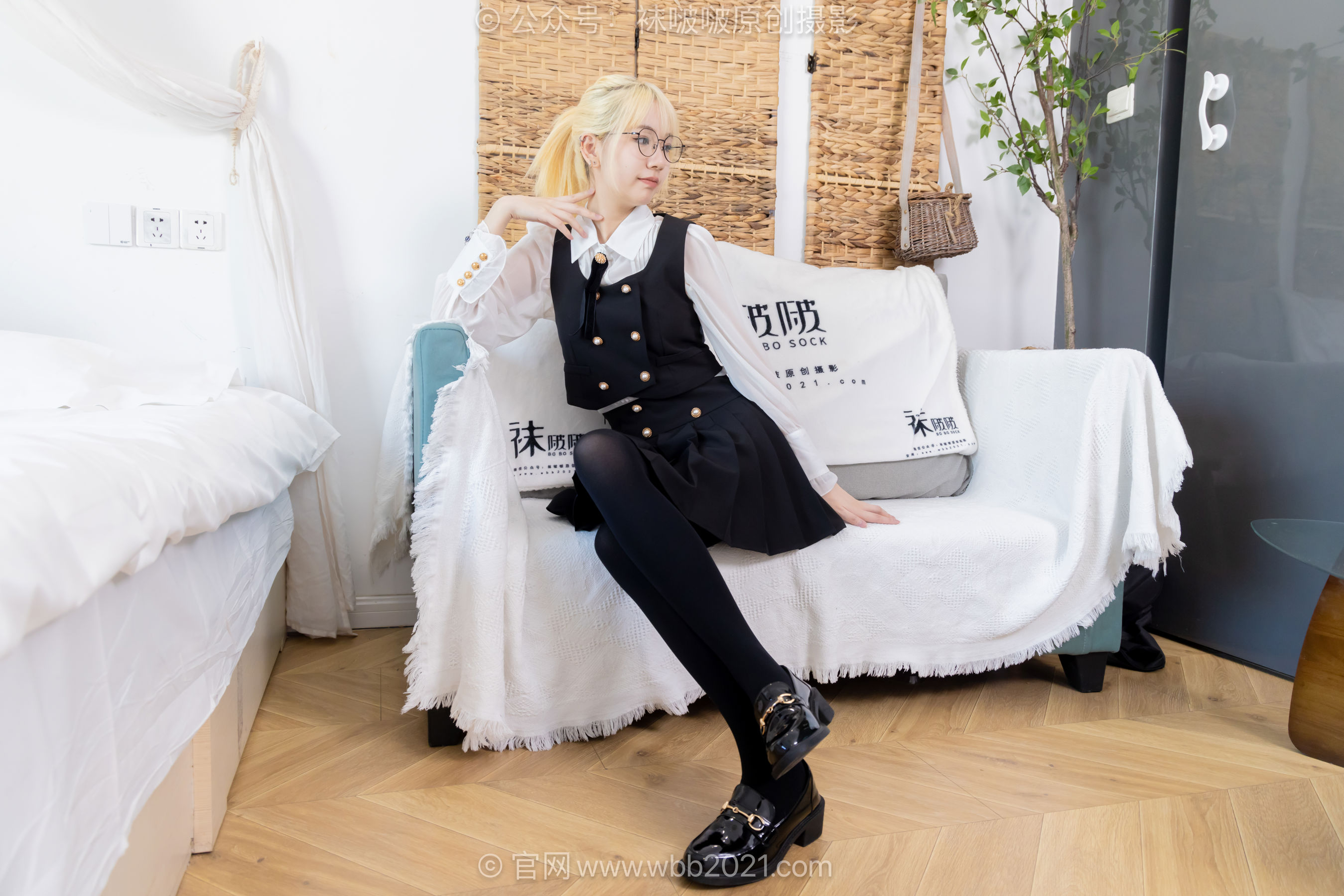 BoBoSocks袜啵啵 No.653 小甜豆 - 皮鞋、厚黑丝、瑜伽动作/(146P)