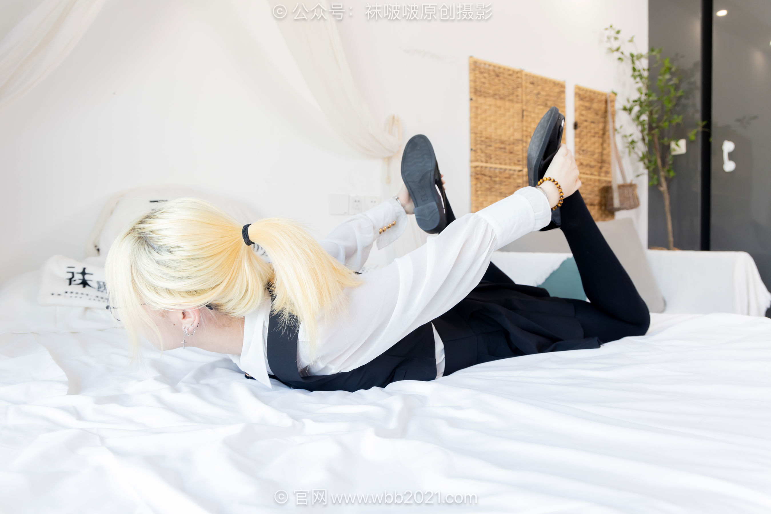 BoBoSocks袜啵啵 No.653 小甜豆 - 皮鞋、厚黑丝、瑜伽动作/(146P)