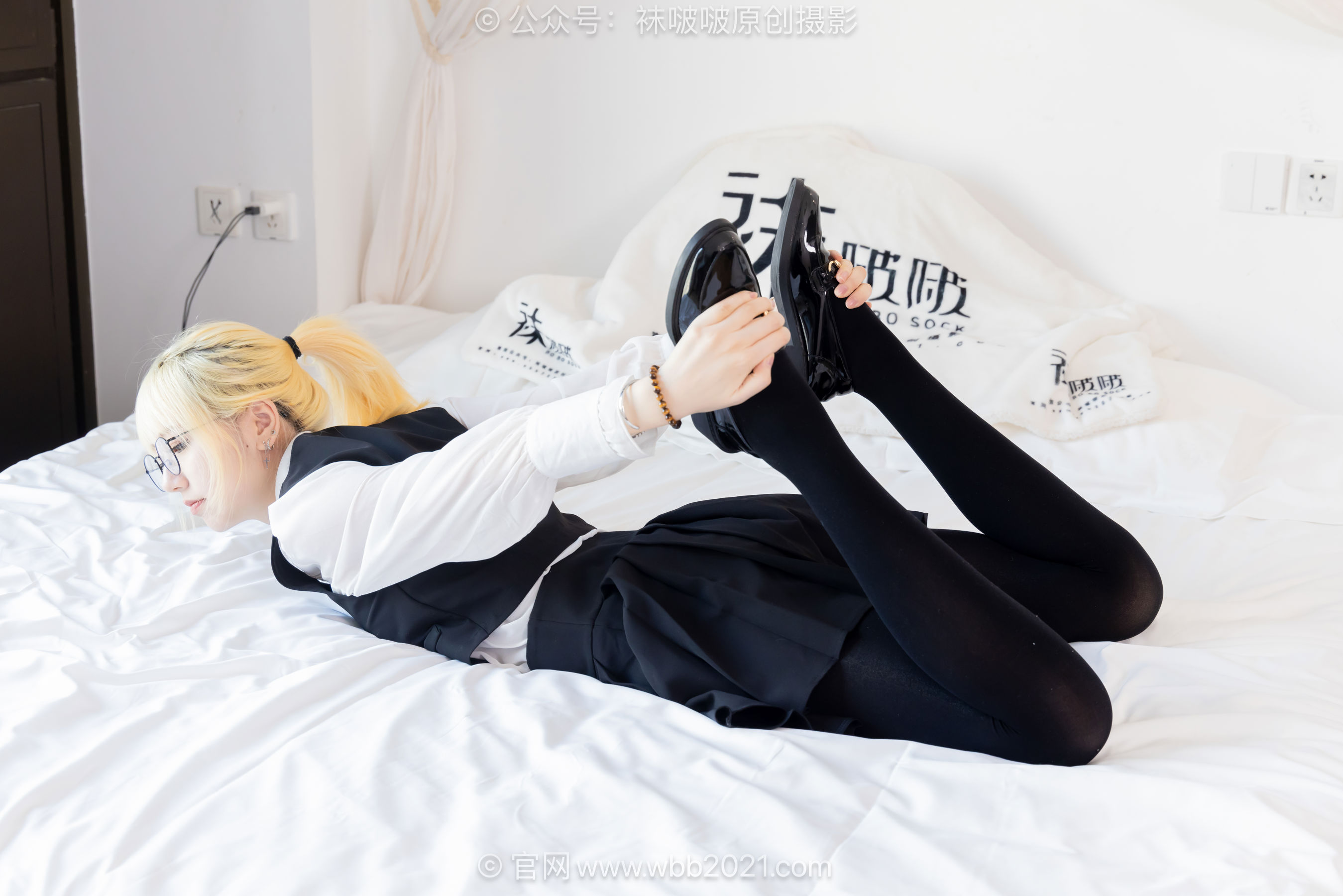 BoBoSocks袜啵啵 No.653 小甜豆 - 皮鞋、厚黑丝、瑜伽动作/(146P)