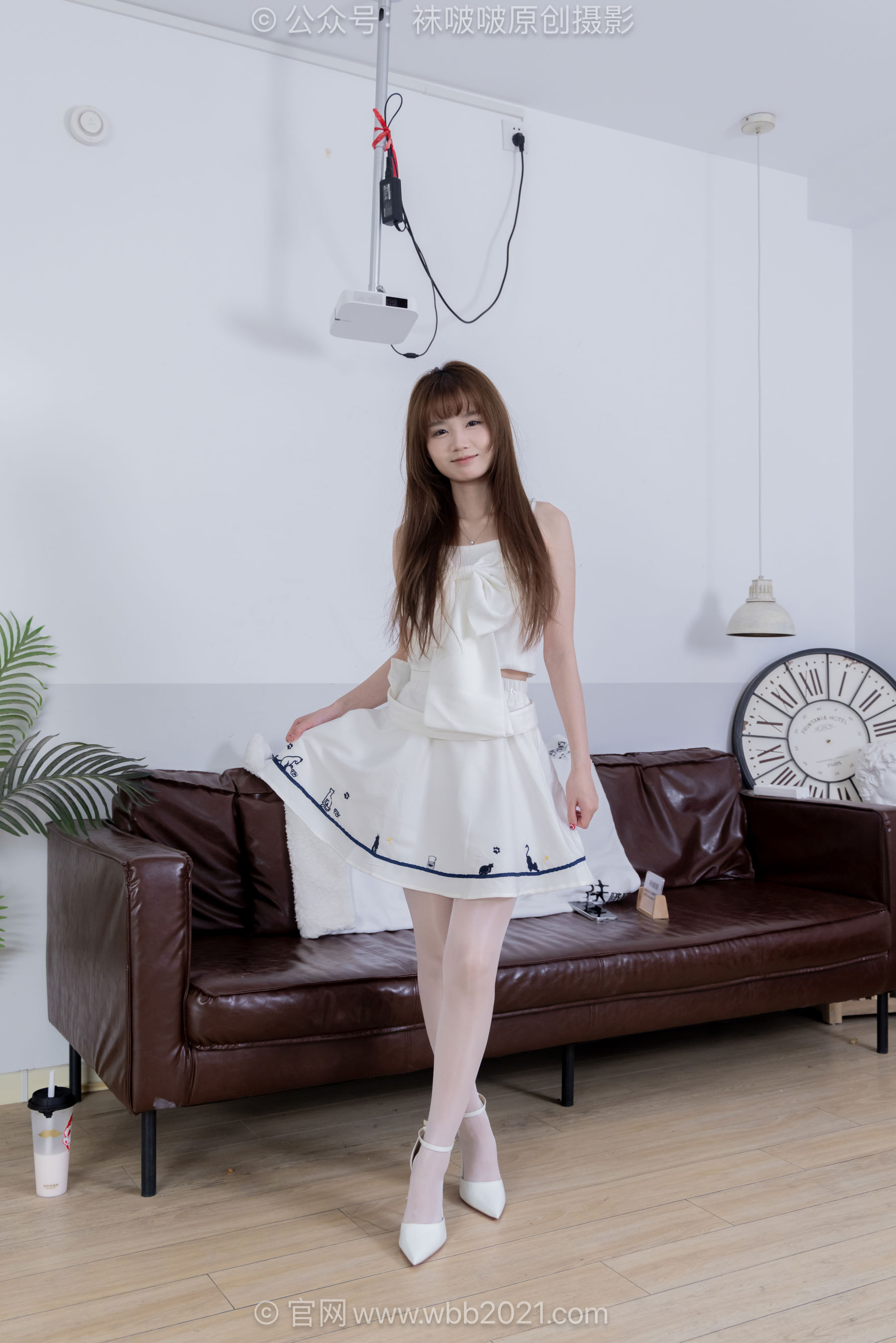 BoBoSocks袜啵啵 No.650 甜甜圈 - 高跟鞋、油亮珠光厚白丝、裸足/(149P)