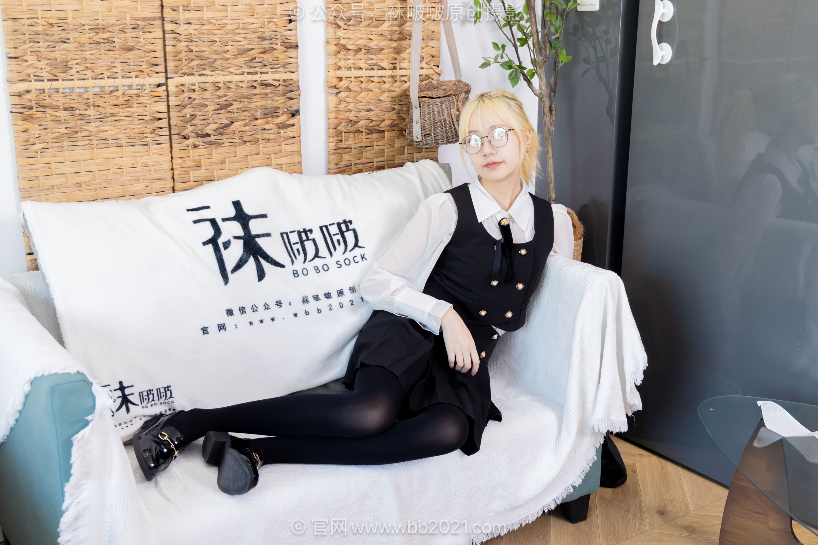 BoBoSocks袜啵啵 No.653 小甜豆 - 皮鞋、厚黑丝、瑜伽动作/(146P)