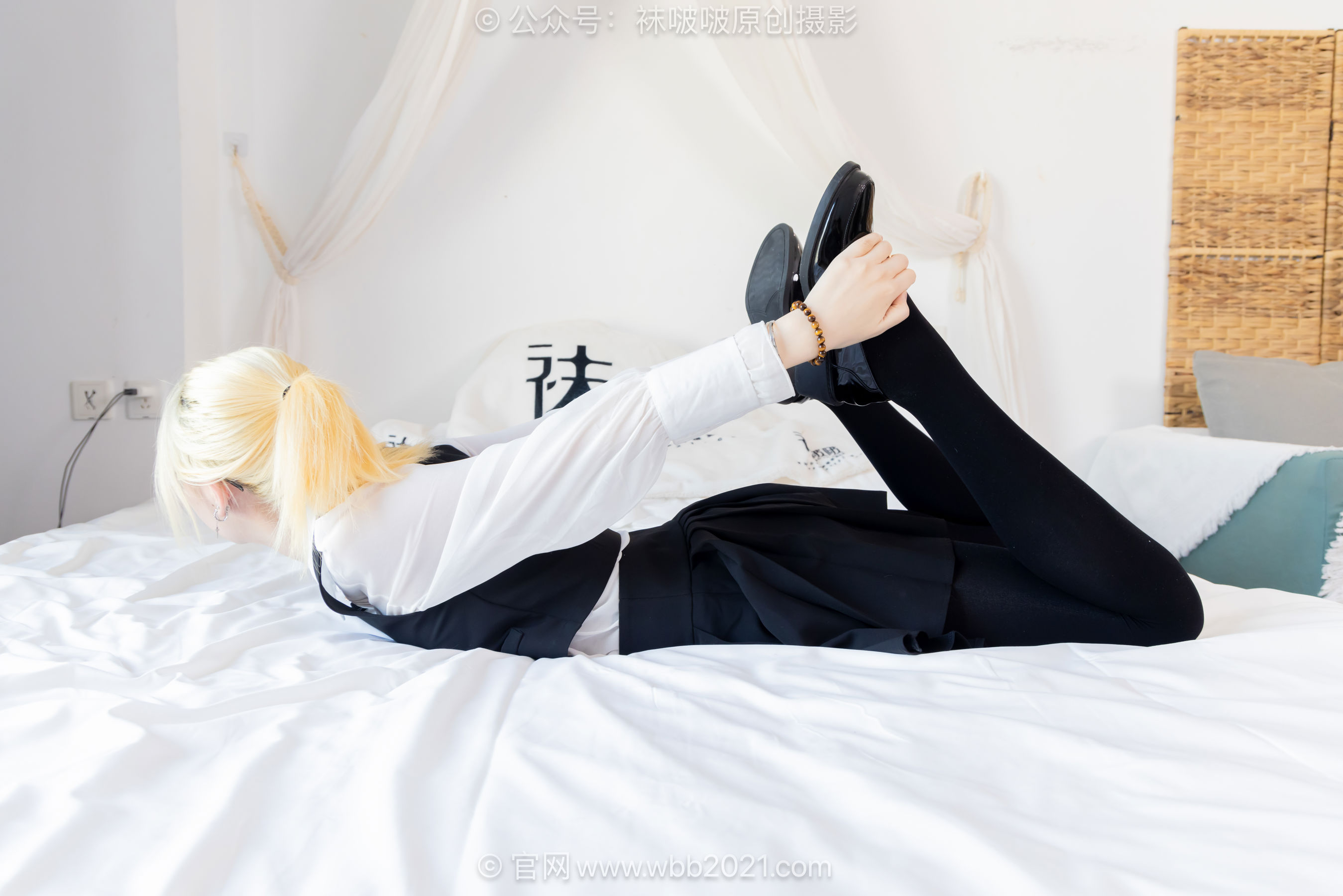 BoBoSocks袜啵啵 No.653 小甜豆 - 皮鞋、厚黑丝、瑜伽动作/(146P)