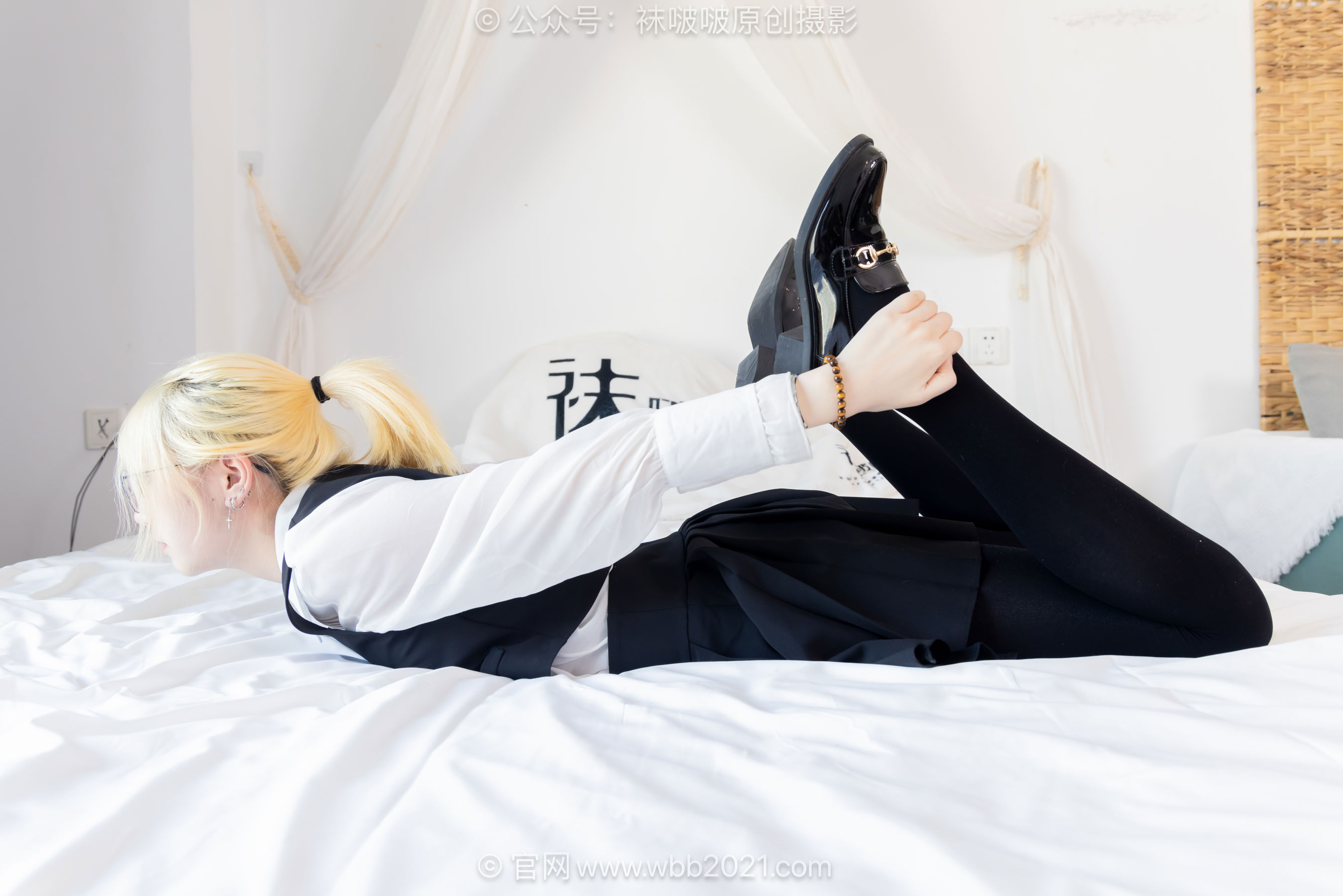 BoBoSocks袜啵啵 No.653 小甜豆 - 皮鞋、厚黑丝、瑜伽动作/(146P)