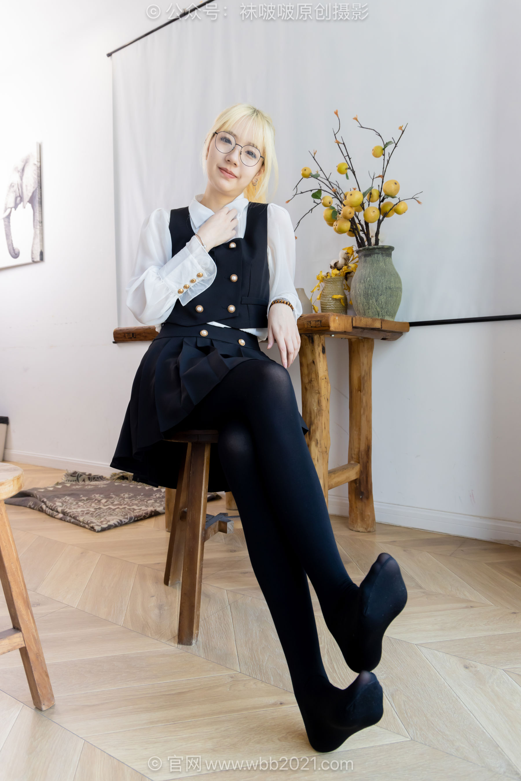 BoBoSocks袜啵啵 No.653 小甜豆 - 皮鞋、厚黑丝、瑜伽动作/(146P)
