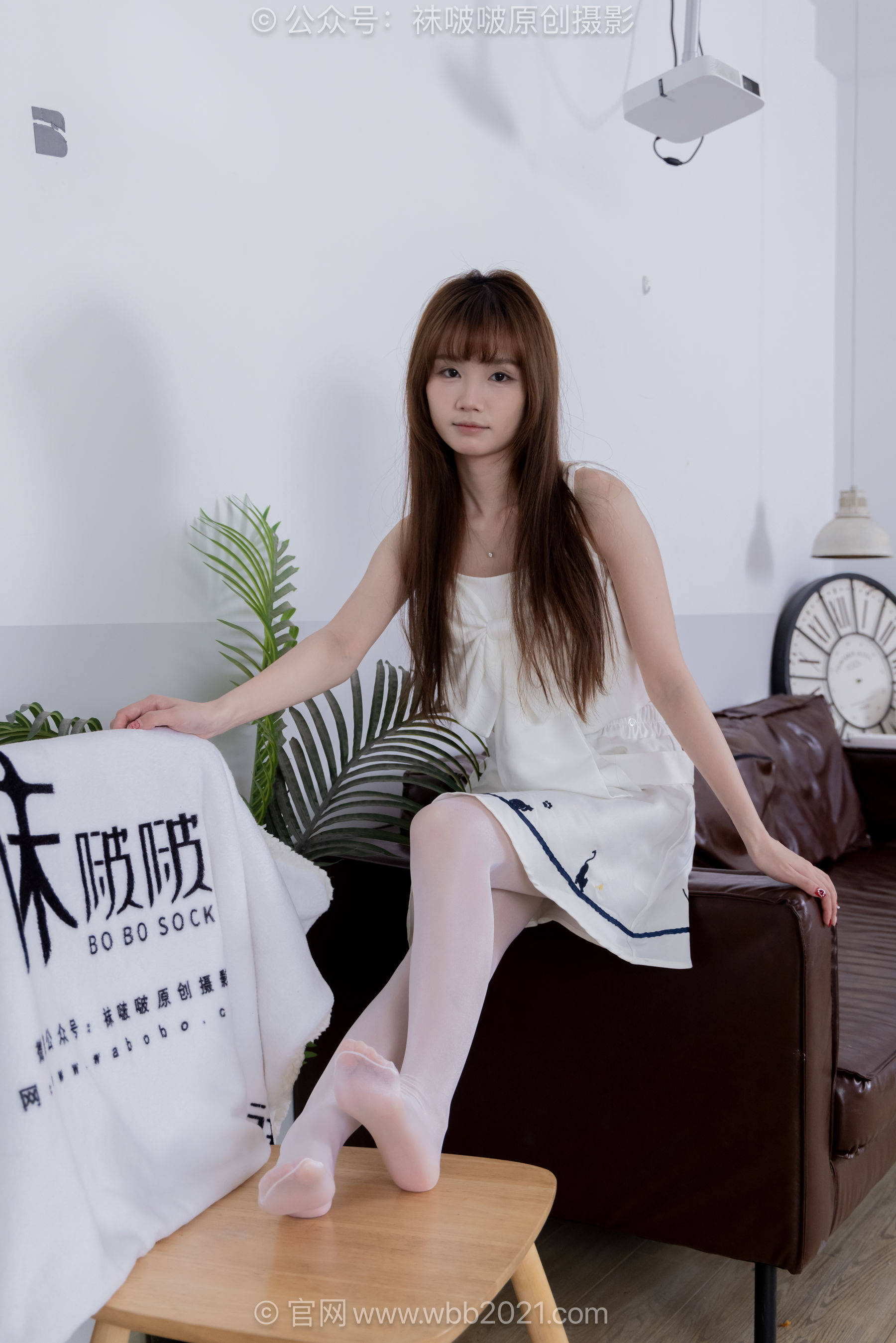 BoBoSocks袜啵啵 No.650 甜甜圈 - 高跟鞋、油亮珠光厚白丝、裸足/(149P)