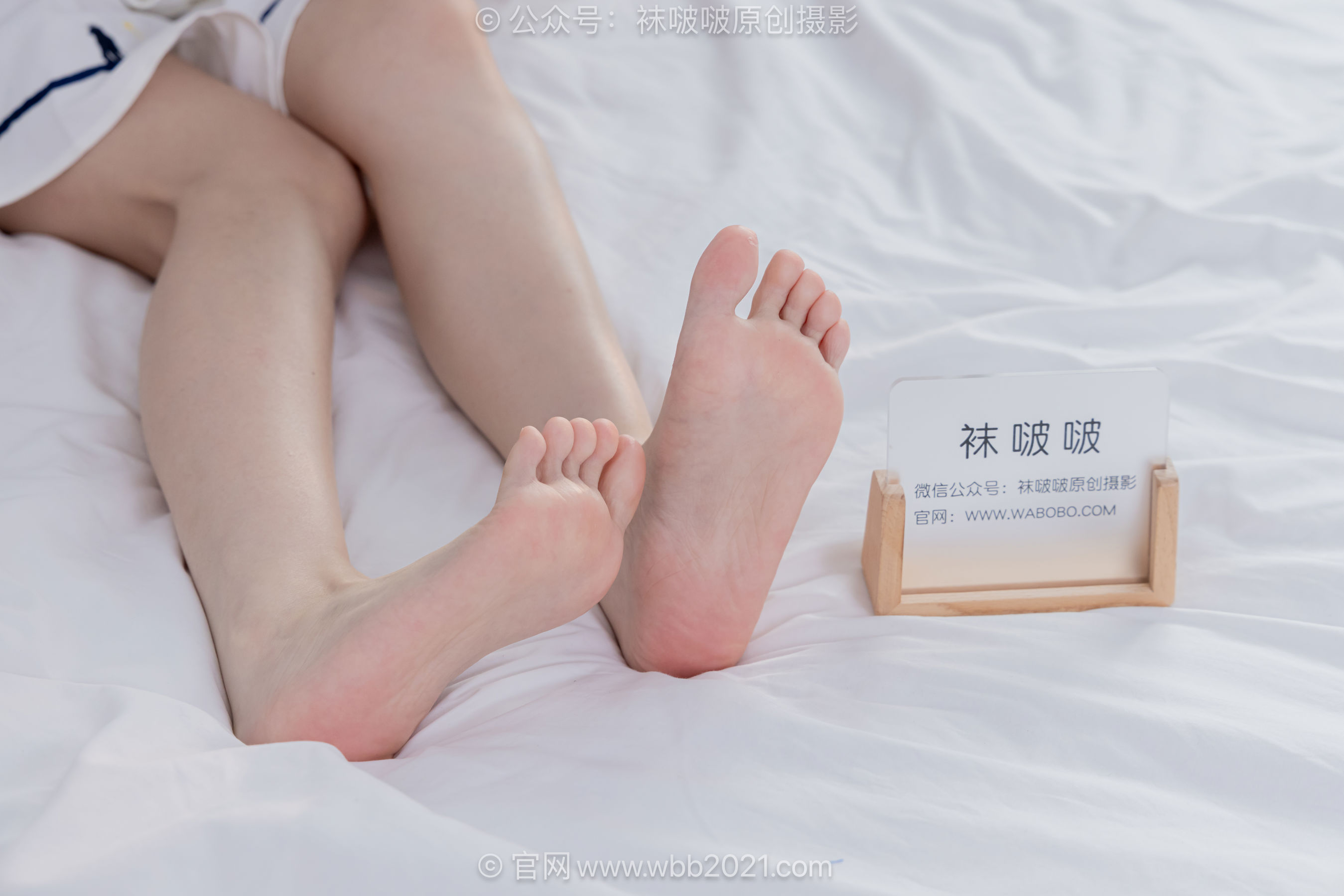 BoBoSocks袜啵啵 No.650 甜甜圈 - 高跟鞋、油亮珠光厚白丝、裸足/(149P)