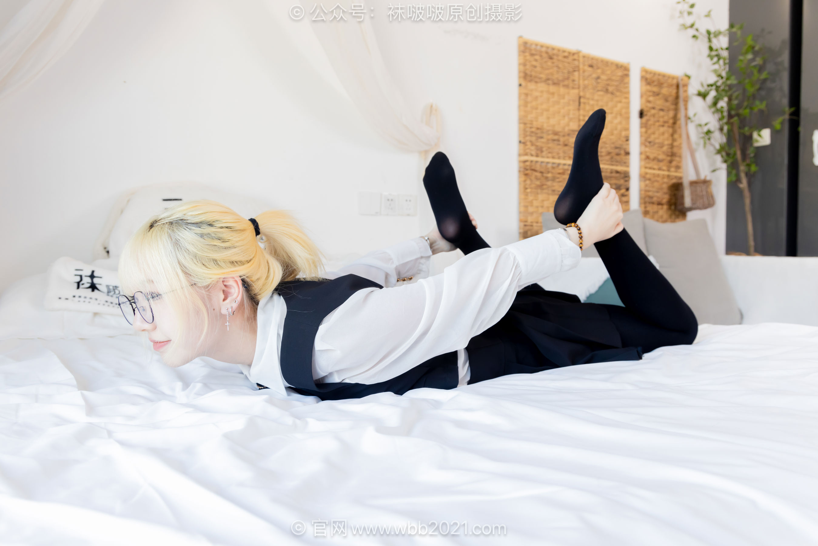 BoBoSocks袜啵啵 No.653 小甜豆 - 皮鞋、厚黑丝、瑜伽动作/(146P)