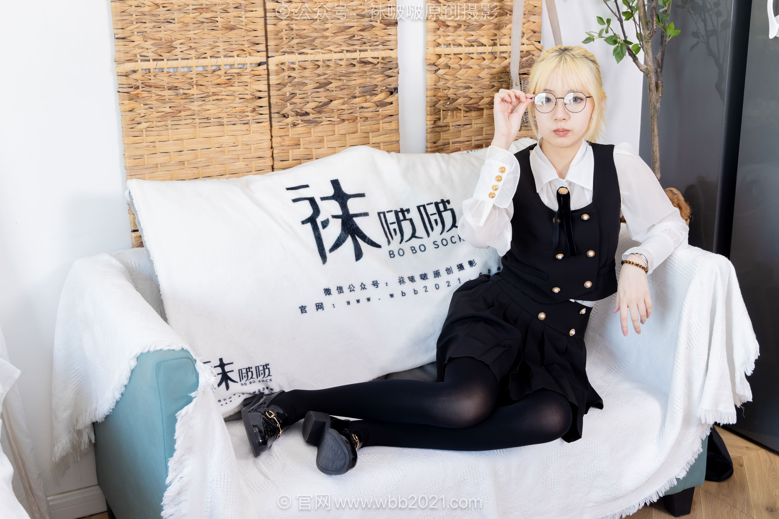 BoBoSocks袜啵啵 No.653 小甜豆 - 皮鞋、厚黑丝、瑜伽动作/(146P)