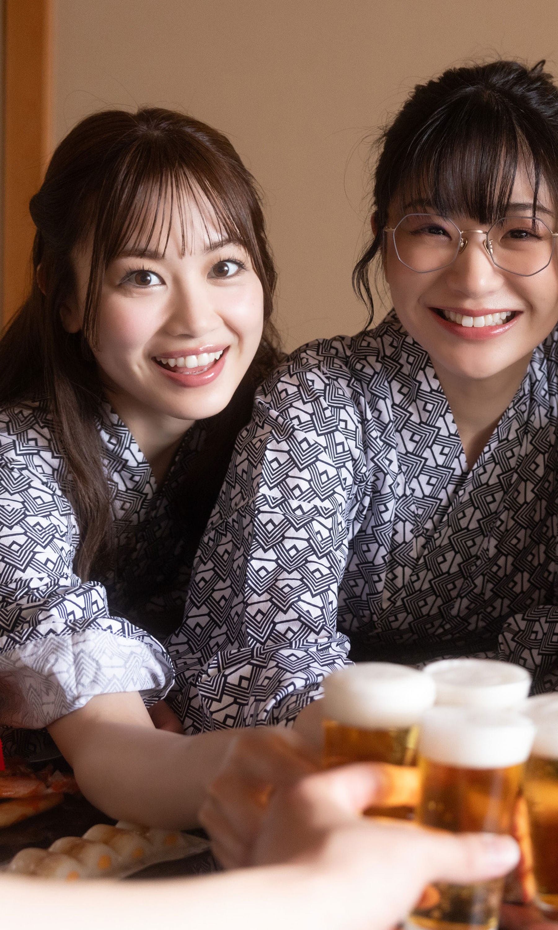 伊藤優衣&水原ゆき&長谷川かすみ - 俺達のあざす。/(77P)