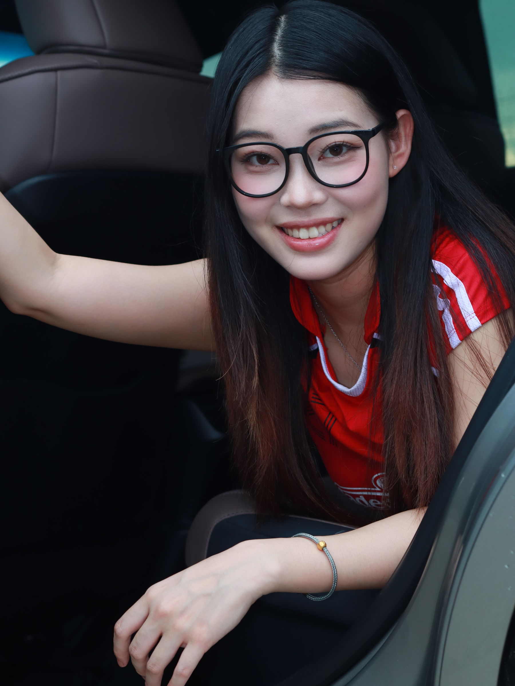 个人约拍 - 15号作品 车拍03年小妹/(350P)
