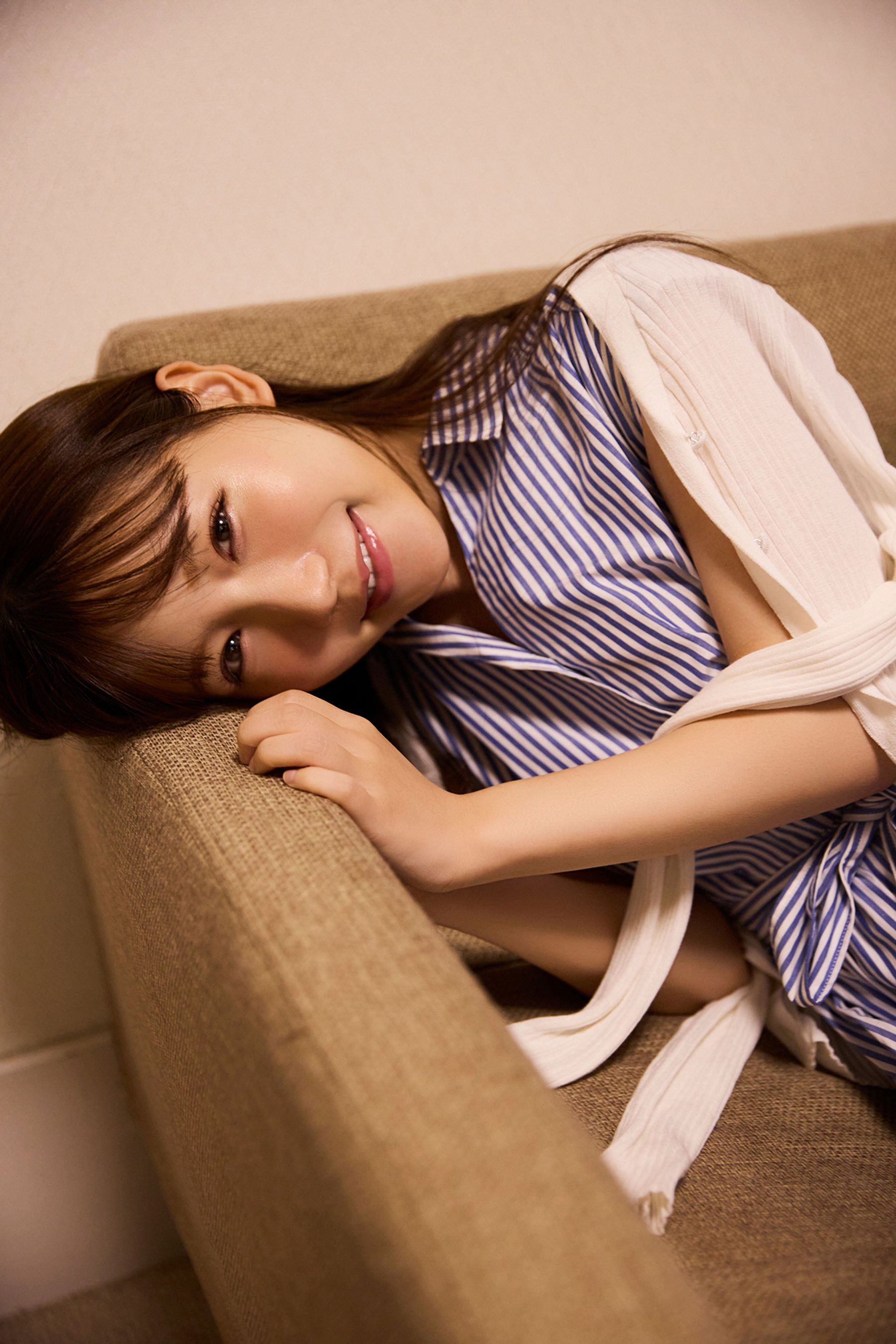 三田真鈴 - 見たらダメ/(41P)