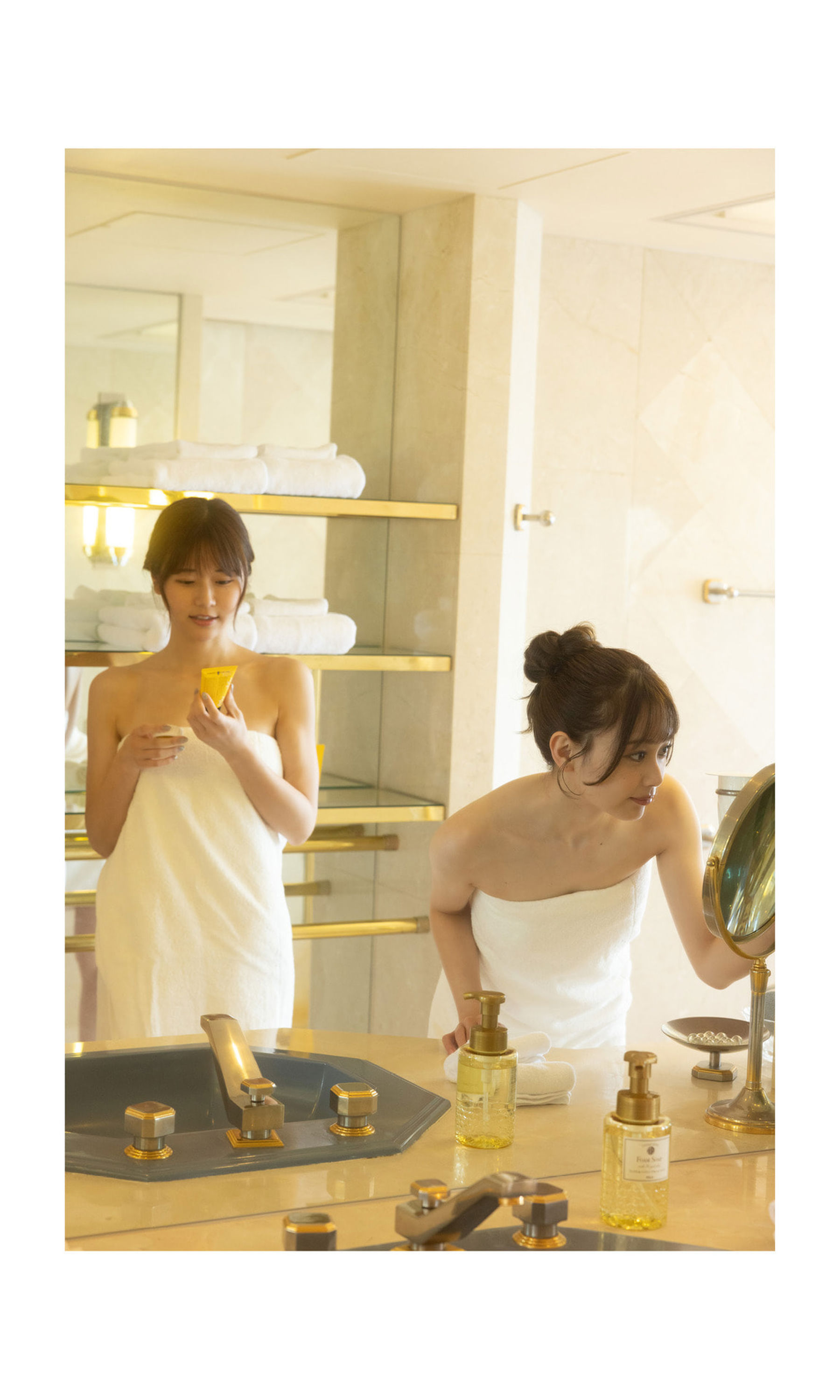 伊藤優衣&水原ゆき&長谷川かすみ - 俺達のあざす。/(77P)