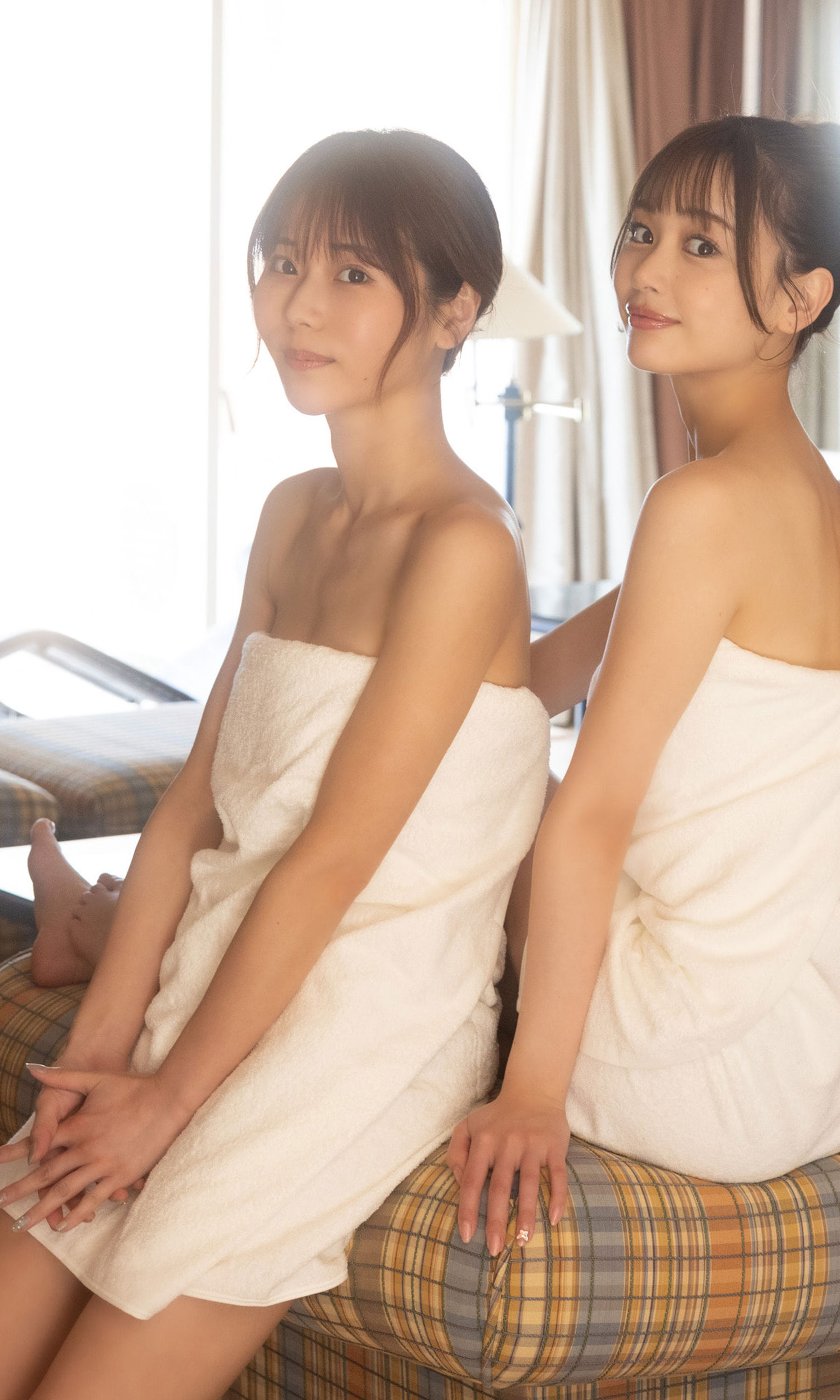 伊藤優衣&水原ゆき&長谷川かすみ - 俺達のあざす。/(77P)
