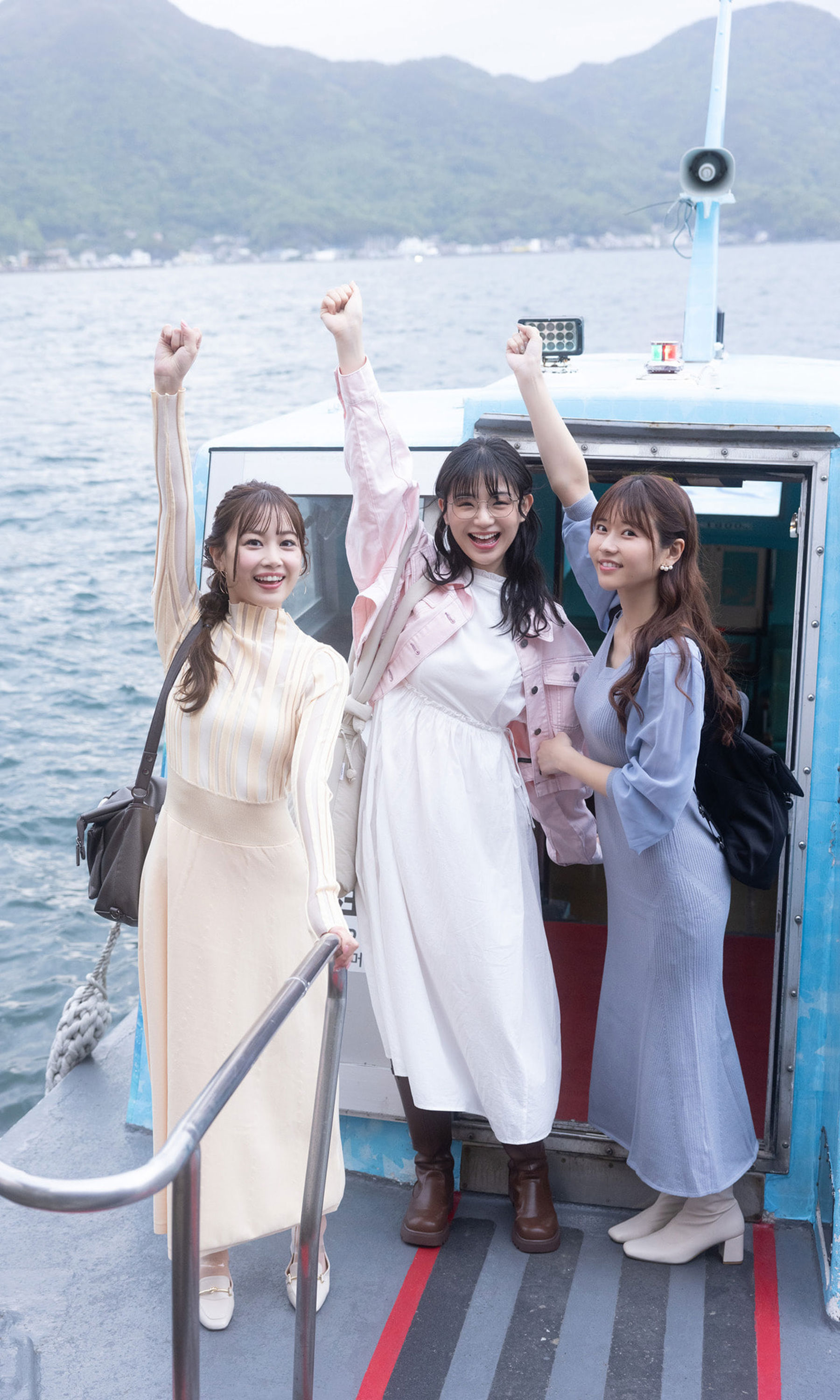 伊藤優衣&水原ゆき&長谷川かすみ - 俺達のあざす。/(77P)
