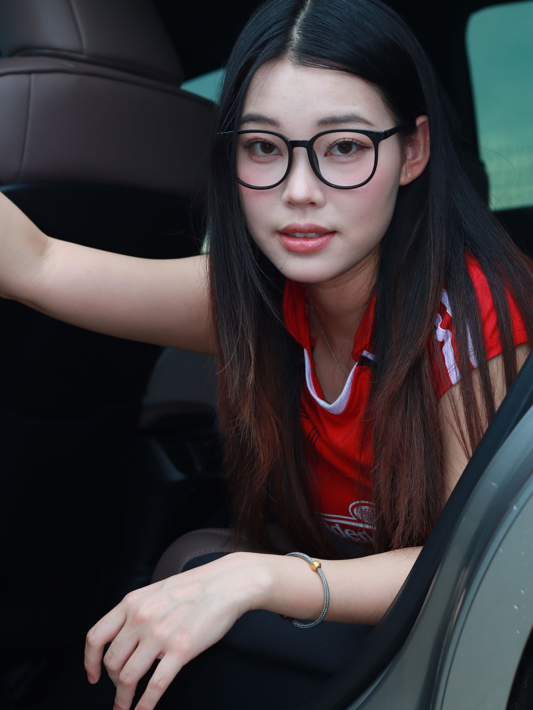 个人约拍 - 15号作品 车拍03年小妹/(350P)