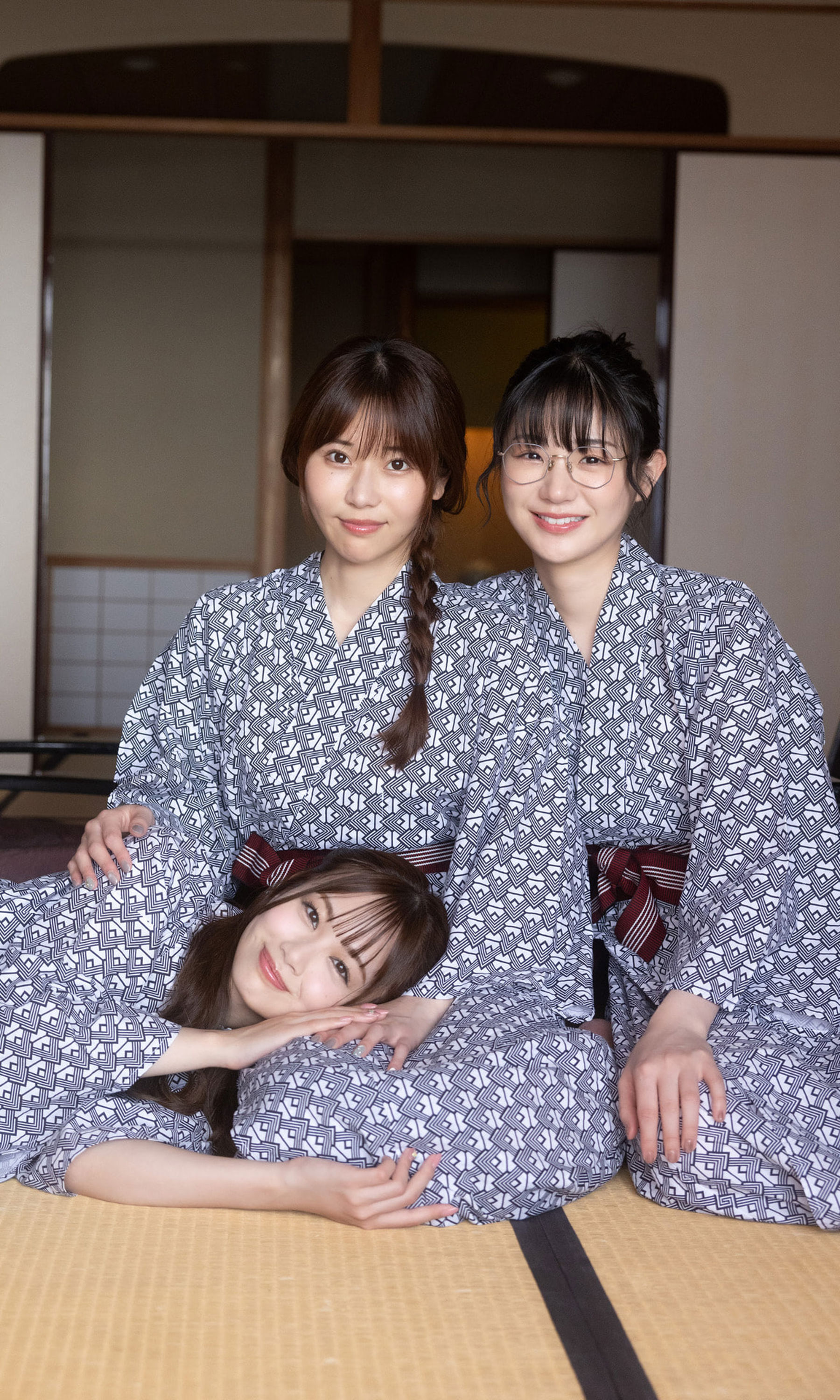 伊藤優衣&水原ゆき&長谷川かすみ - 俺達のあざす。/(77P)