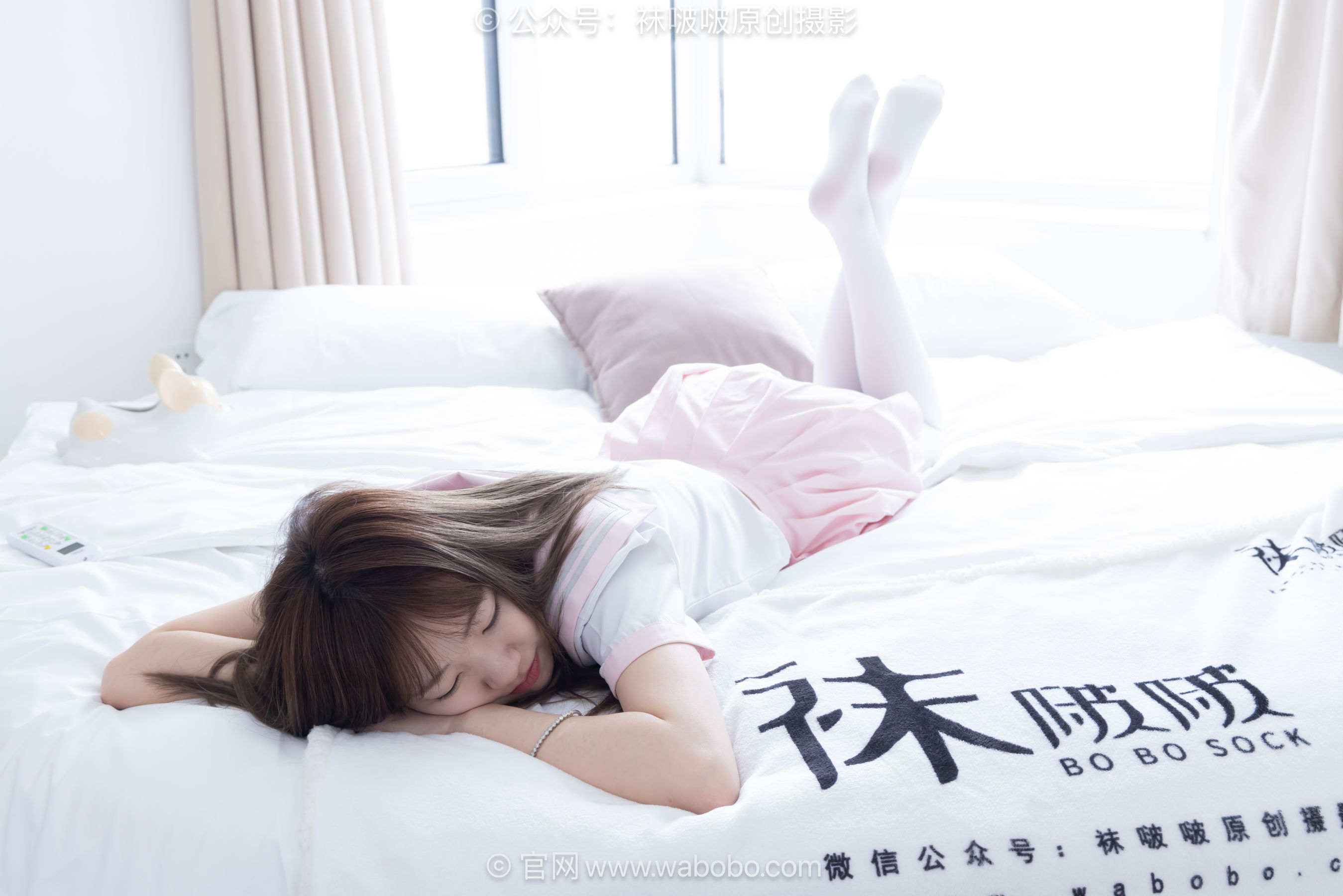BoBoSocks袜啵啵 No.671 小甜豆 - 皮鞋、厚白丝、厚黑丝、jk制服/(150P)