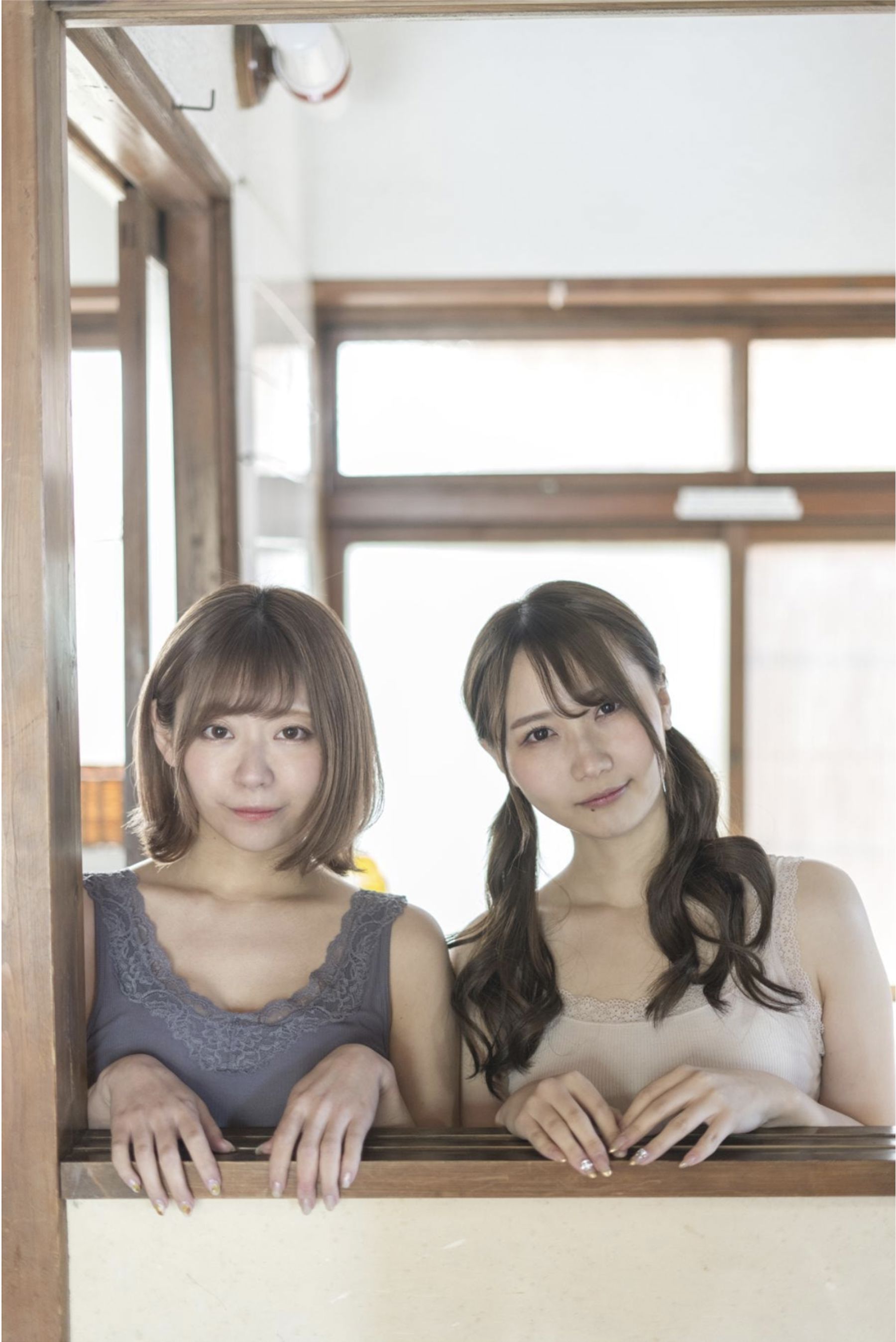小日向結衣&望月彩未 - ふたり暮らし/(100P)
