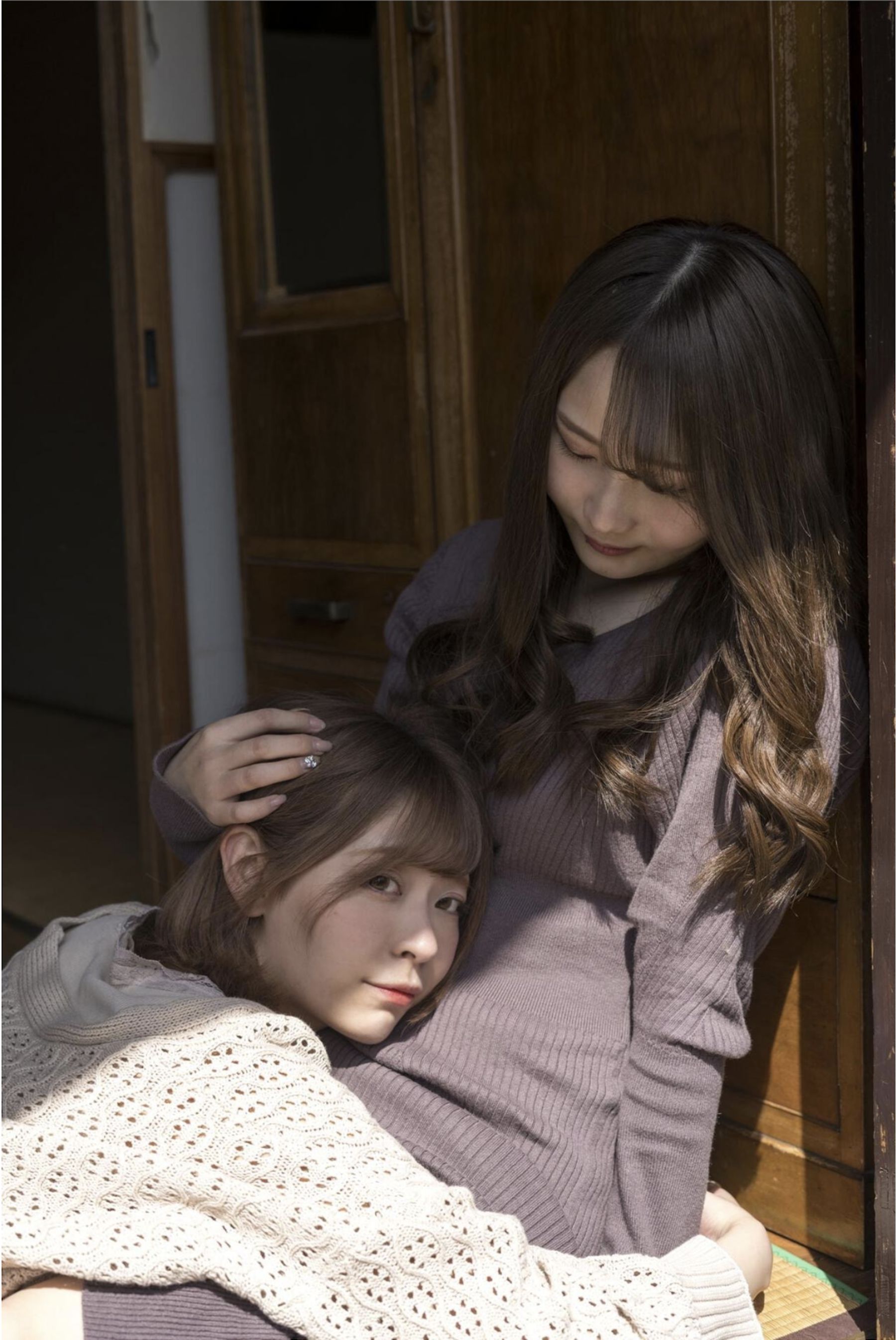 小日向結衣&望月彩未 - ふたり暮らし/(100P)