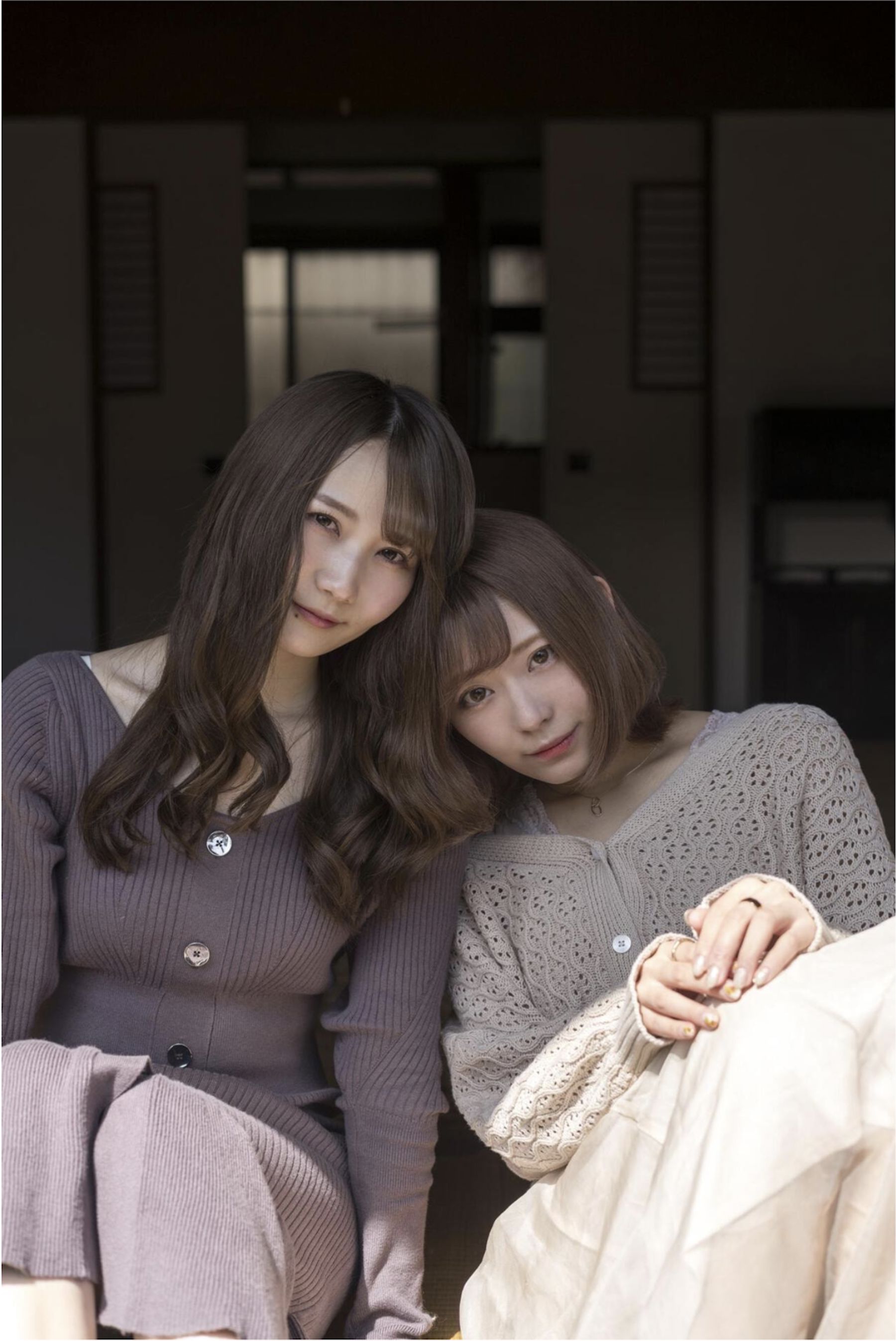小日向結衣&望月彩未 - ふたり暮らし/(100P)