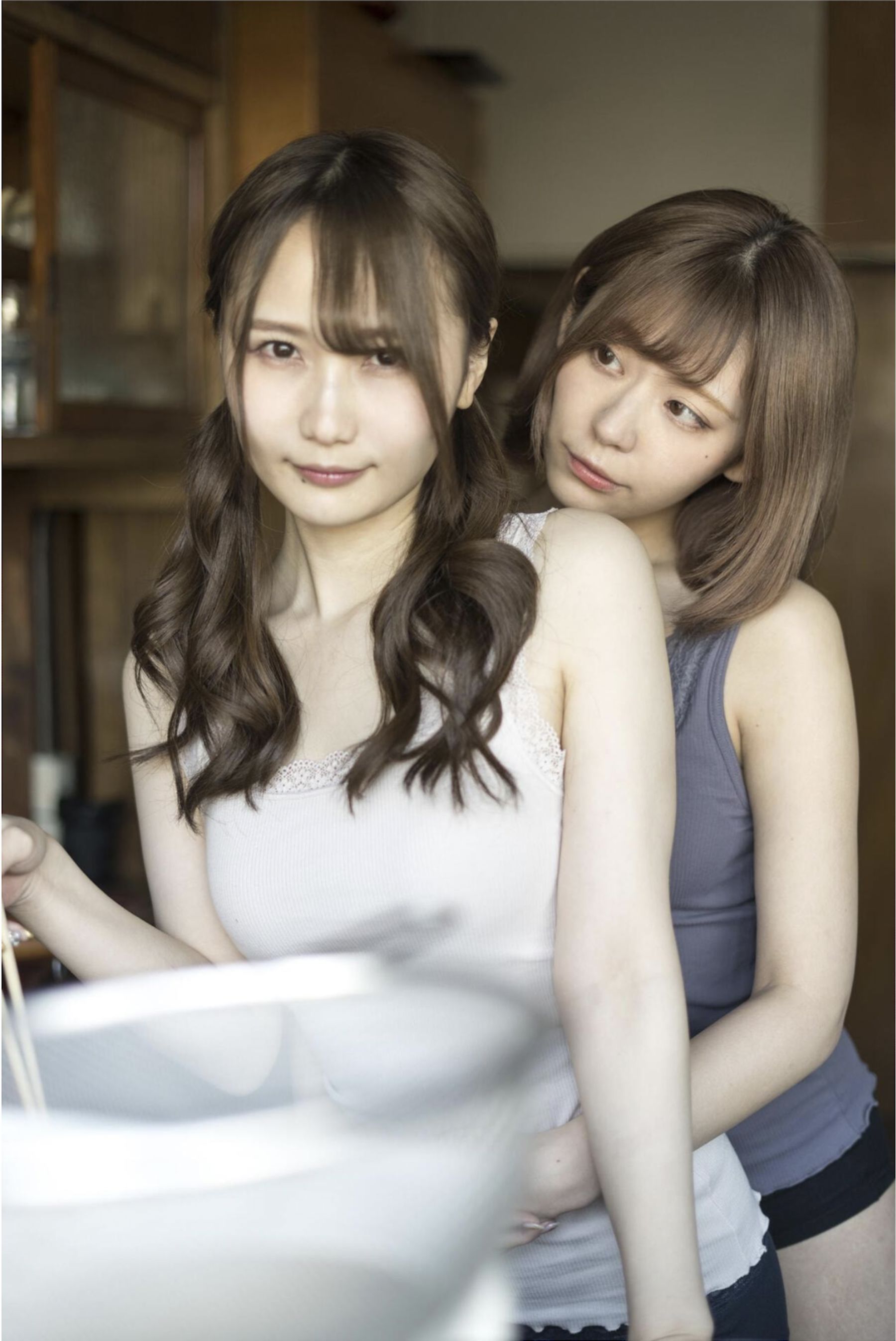 小日向結衣&望月彩未 - ふたり暮らし/(100P)