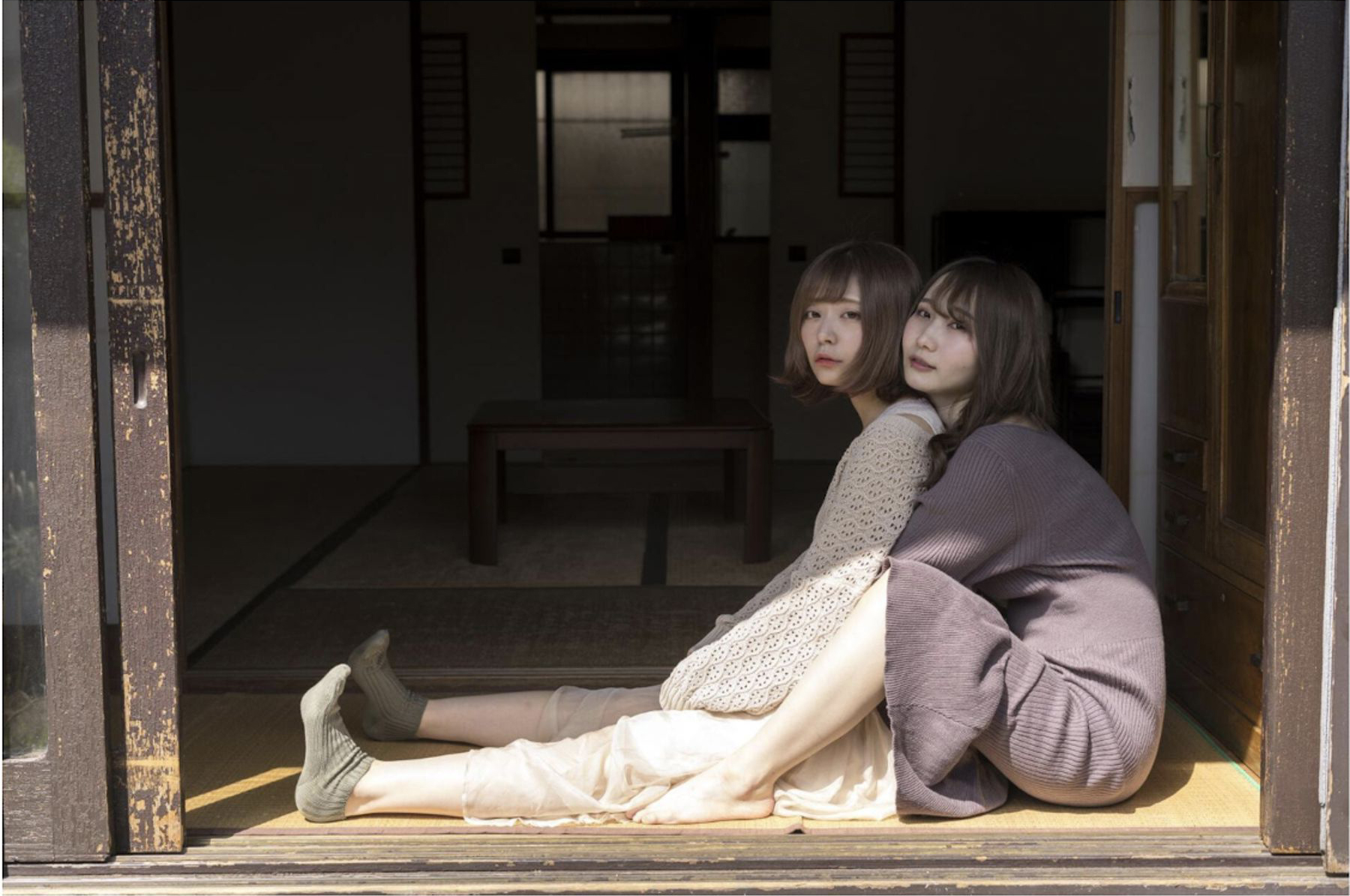 小日向結衣&望月彩未 - ふたり暮らし/(100P)