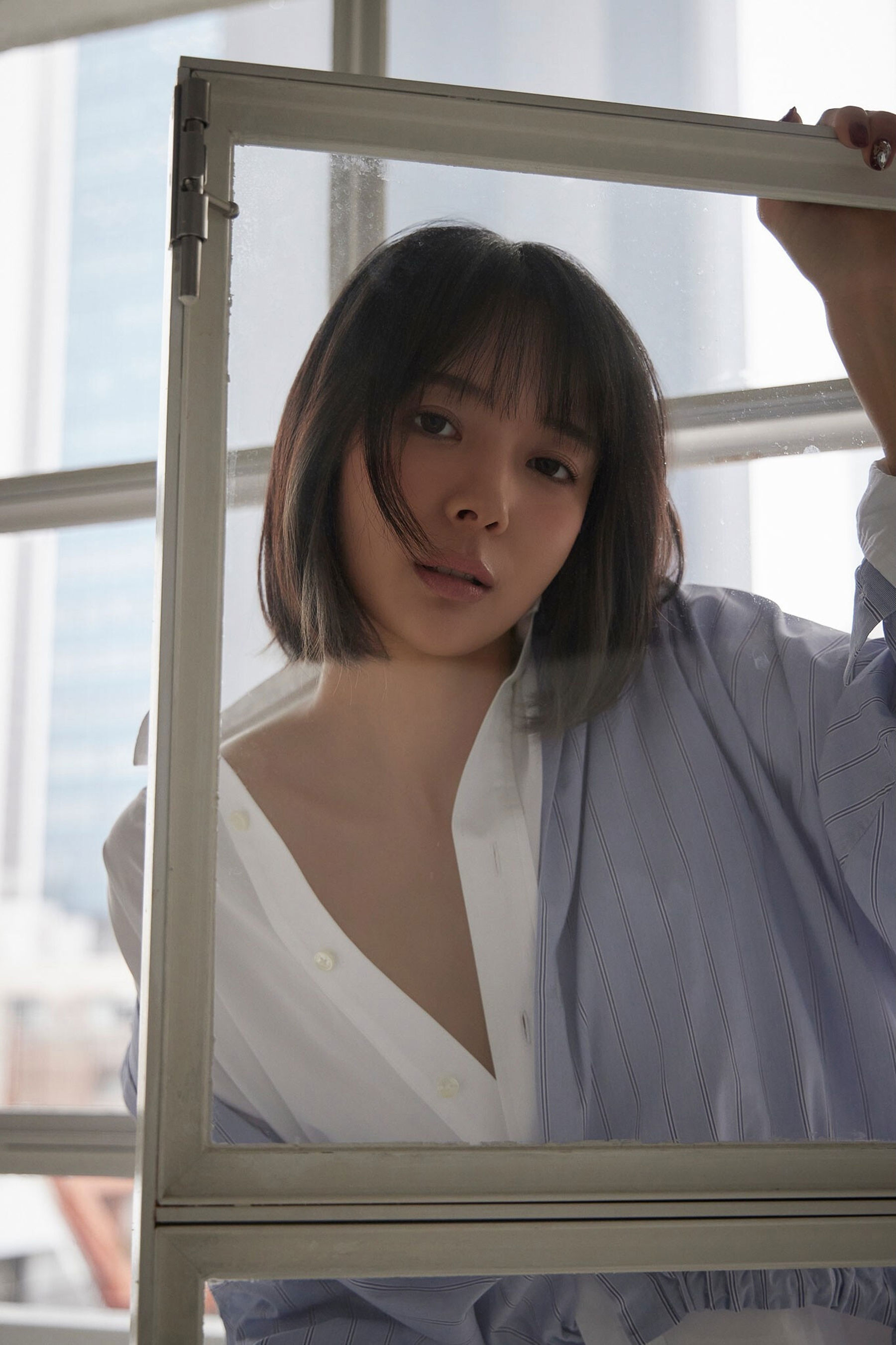 岡田紗佳 - 美脚輪舞曲/(56P)
