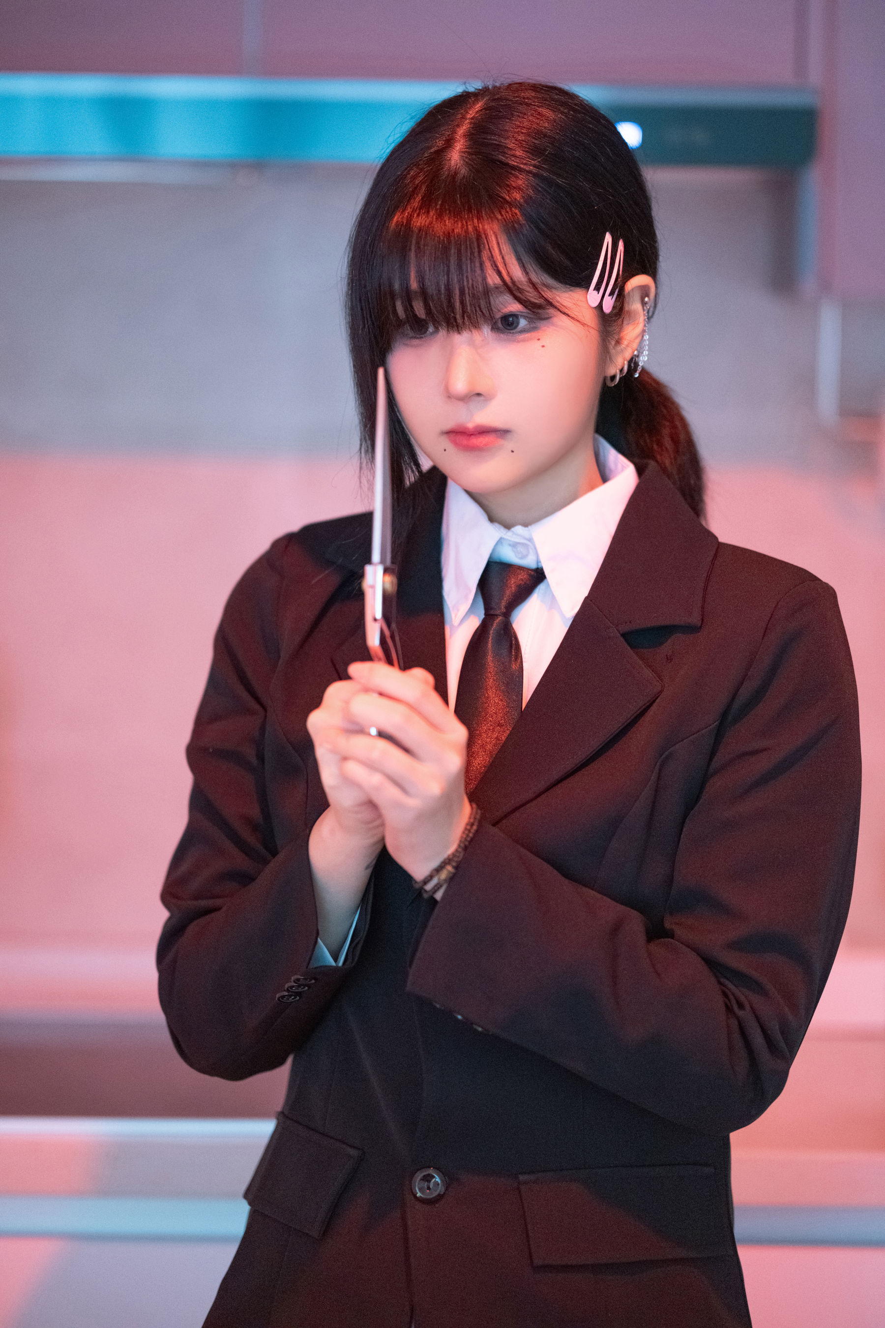 姜仁卿 Kang In-kyung - Halloween/(72P)