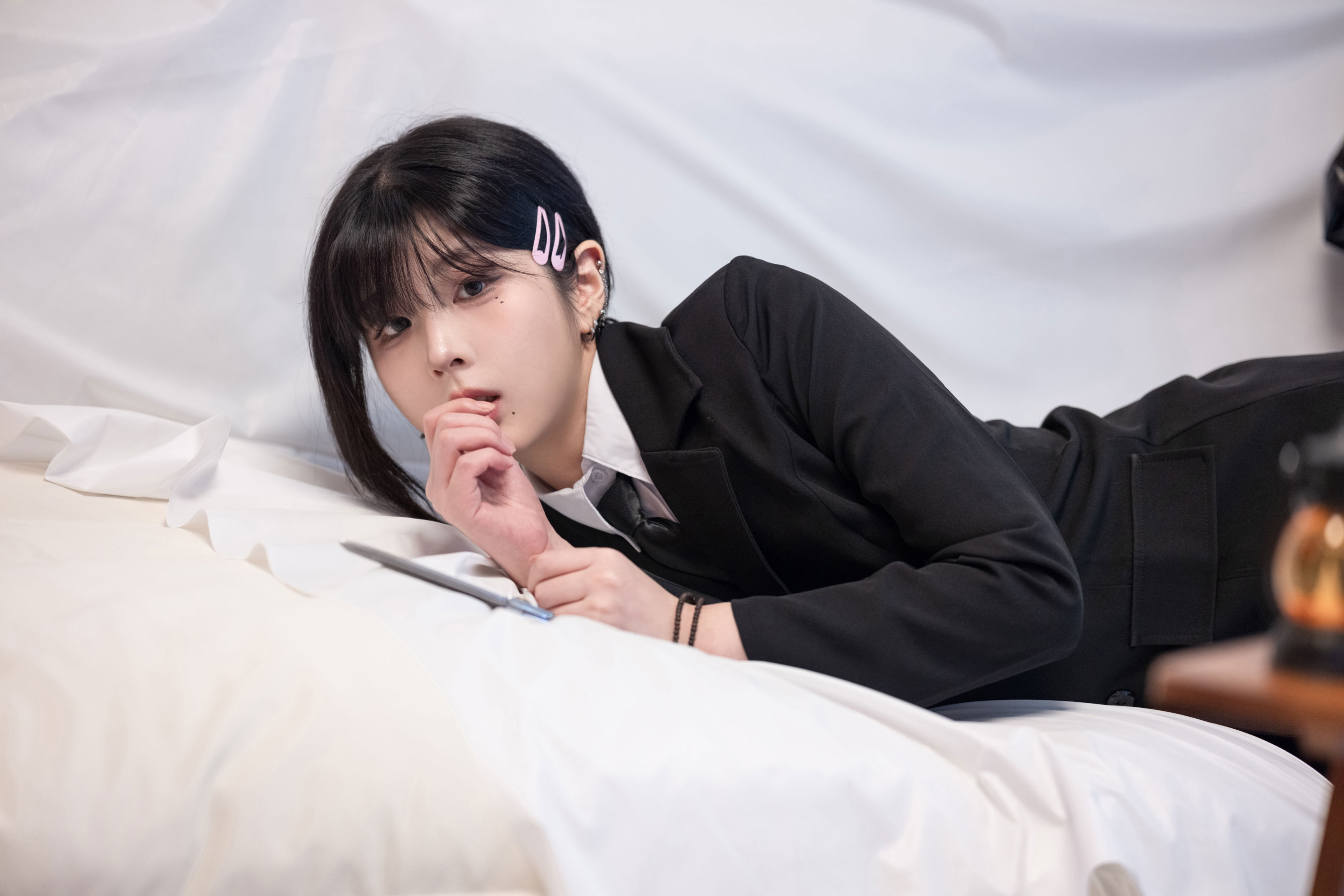 姜仁卿 Kang In-kyung - Halloween/(72P)