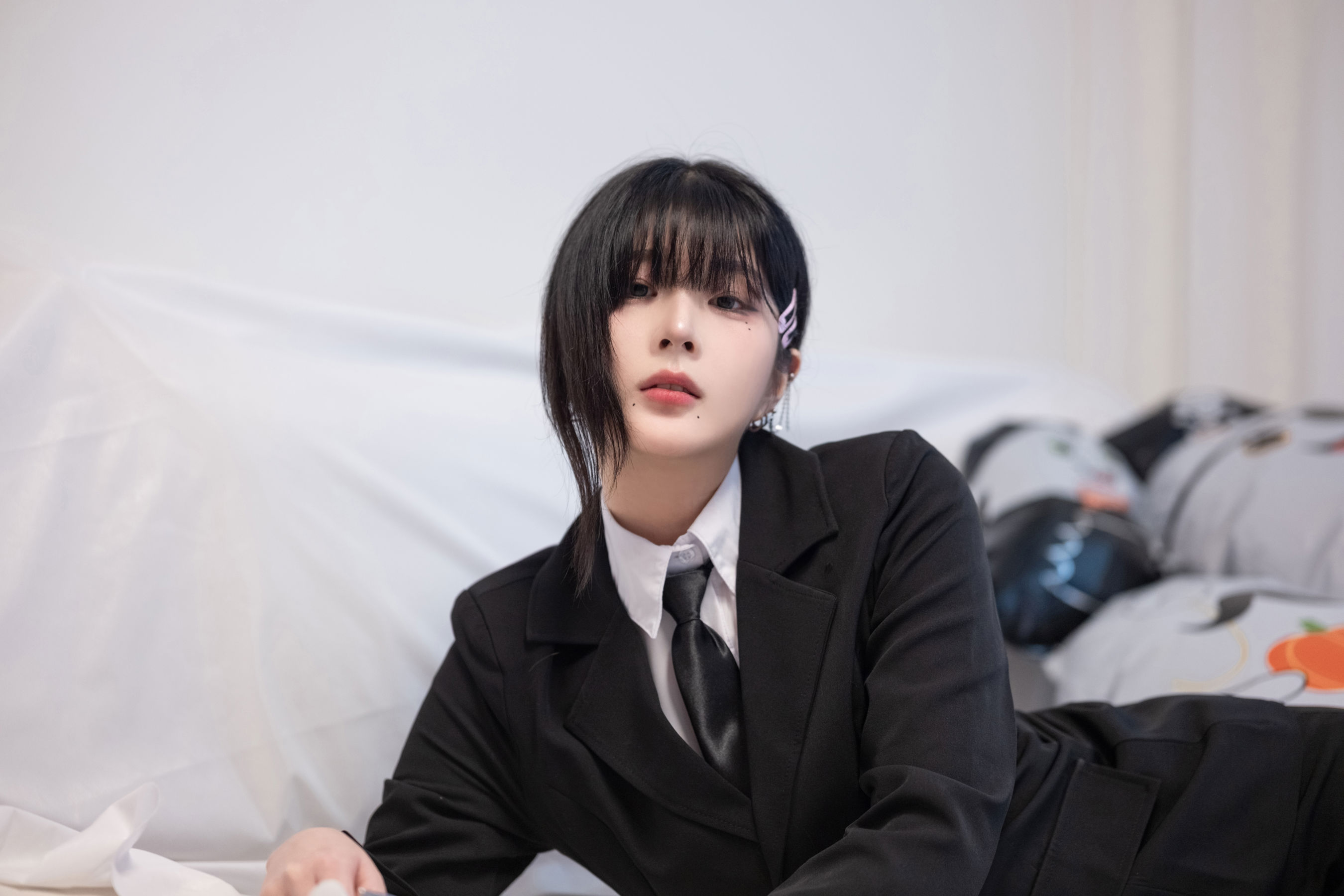 姜仁卿 Kang In-kyung - Halloween/(72P)