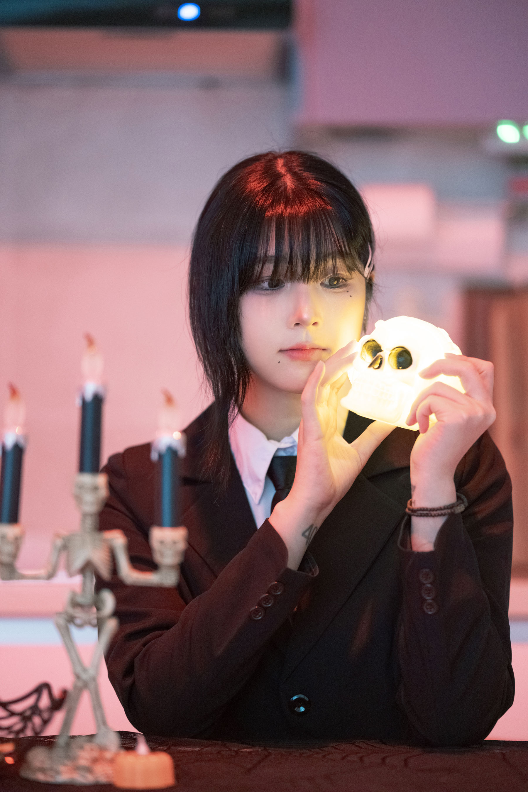 姜仁卿 Kang In-kyung - Halloween/(72P)