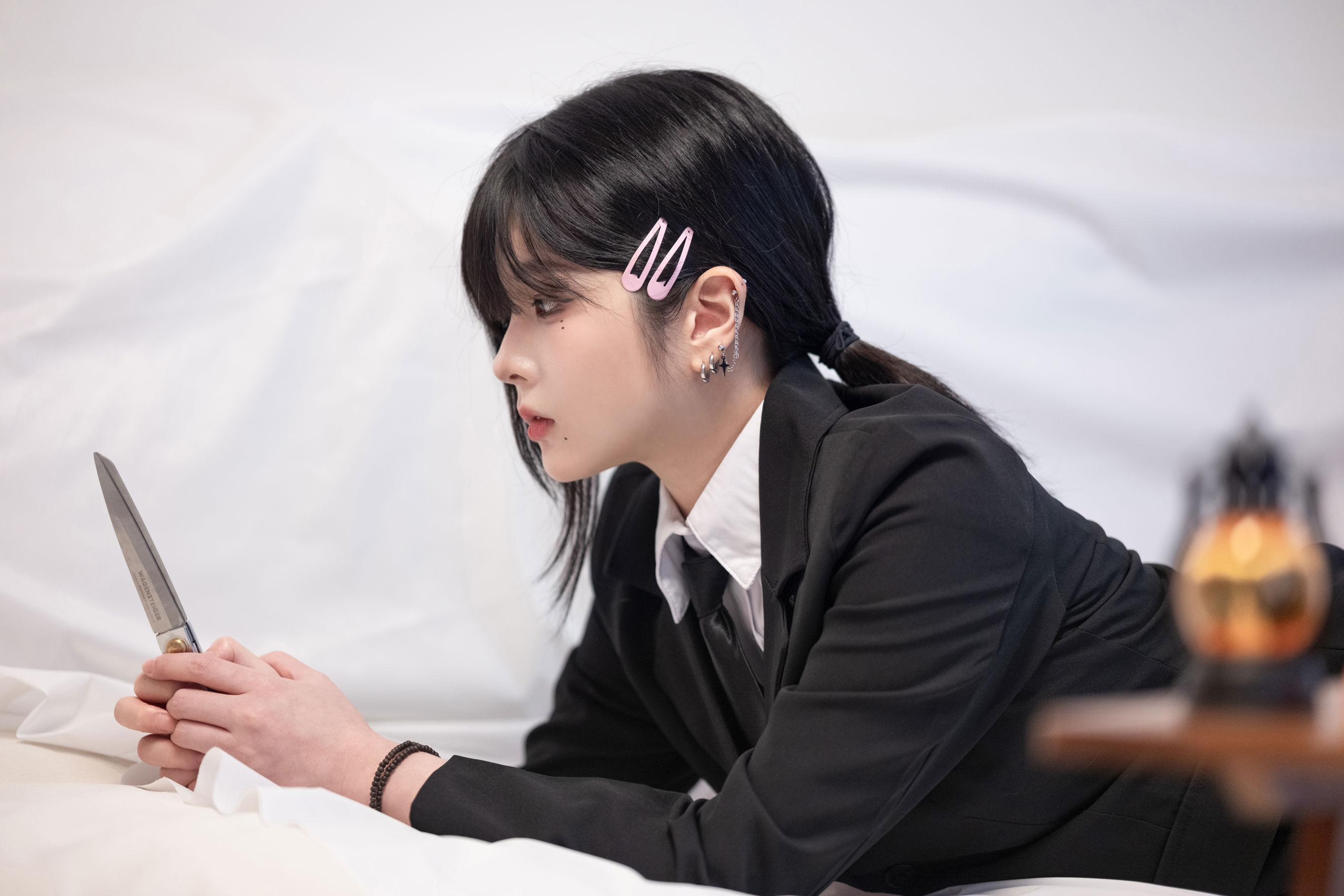 姜仁卿 Kang In-kyung - Halloween/(72P)