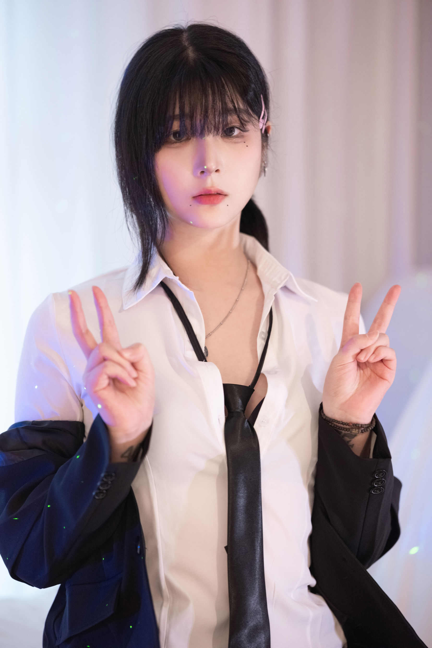 姜仁卿 Kang In-kyung - Halloween/(72P)