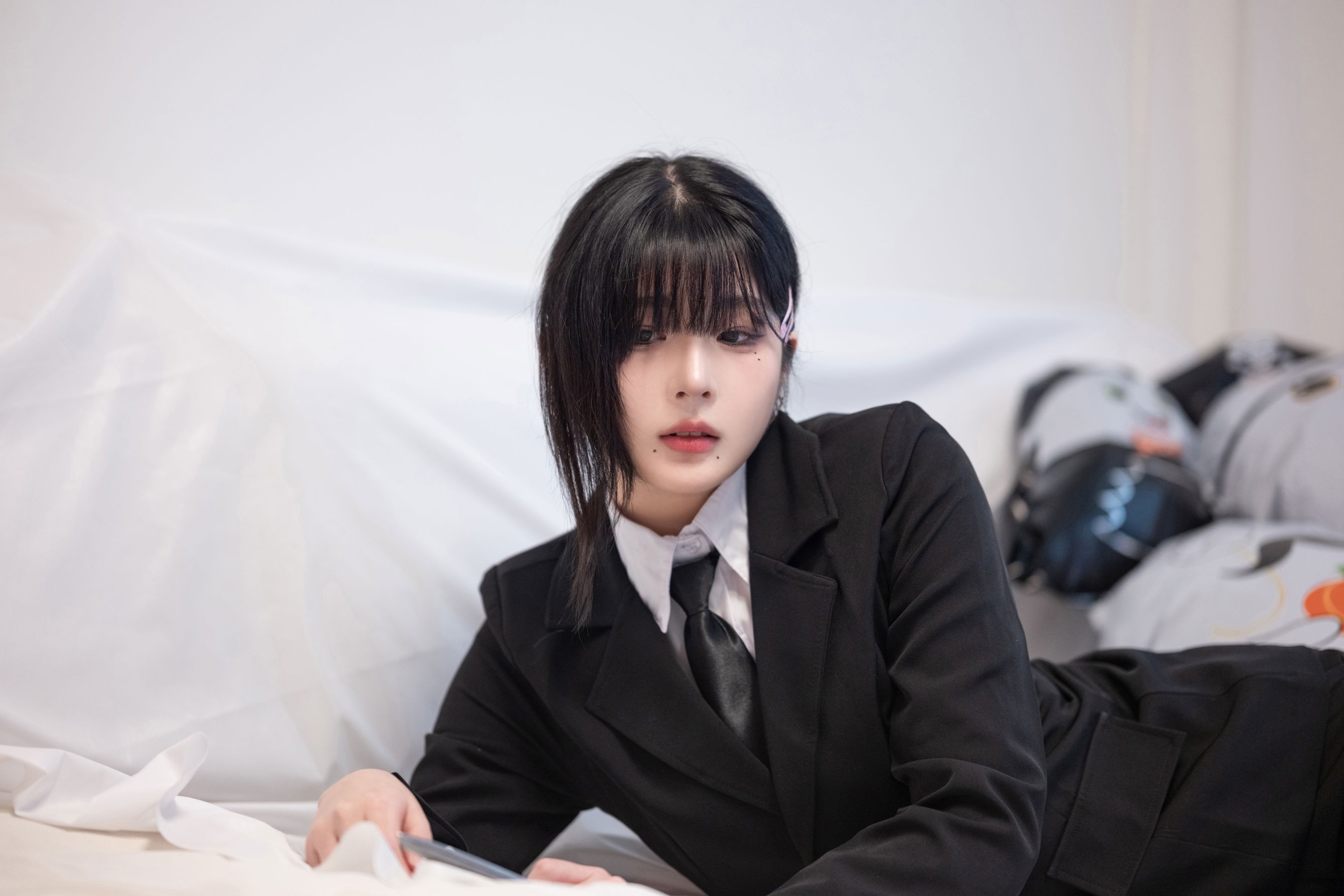 姜仁卿 Kang In-kyung - Halloween/(72P)