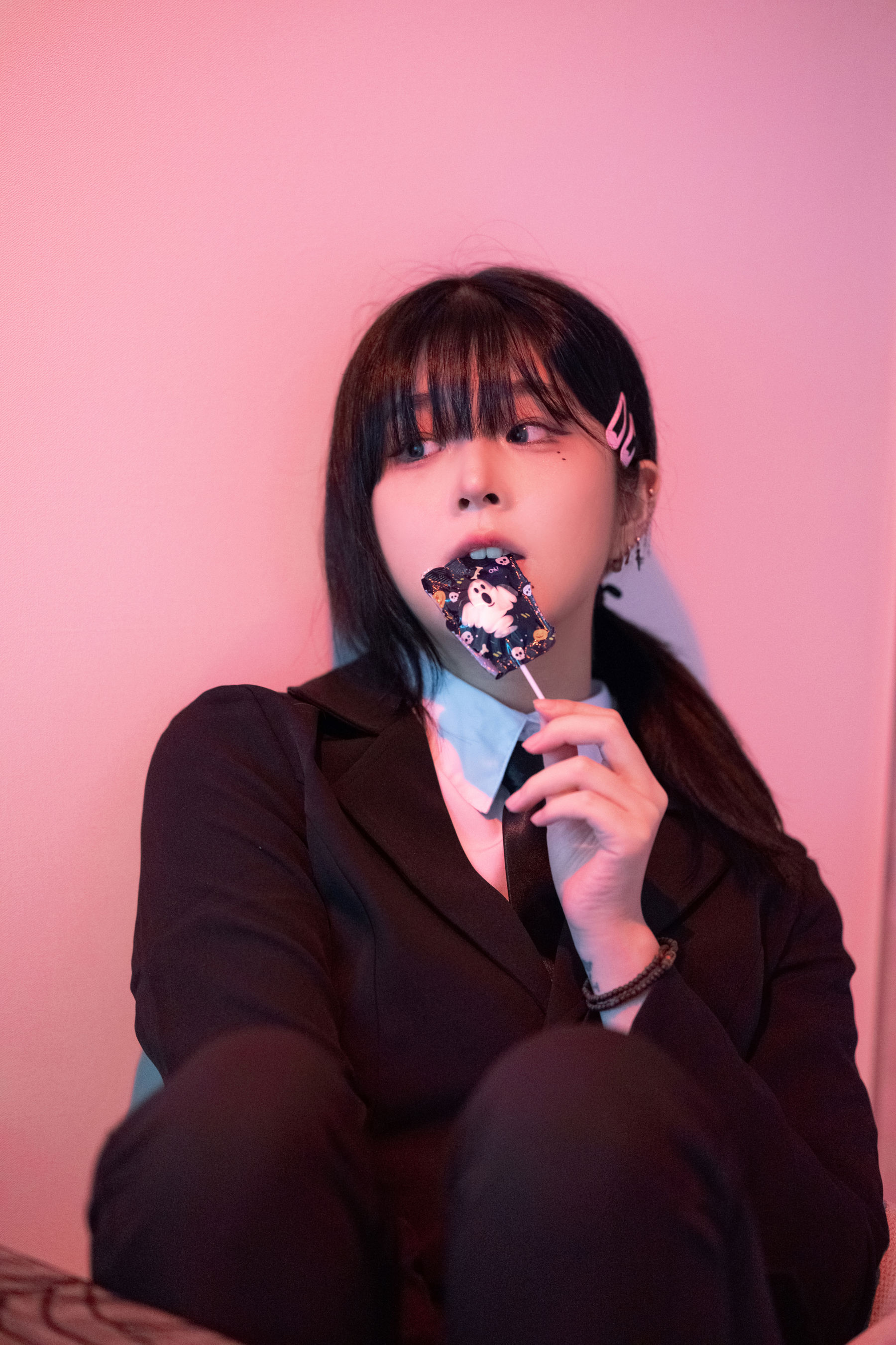 姜仁卿 Kang In-kyung - Halloween/(72P)